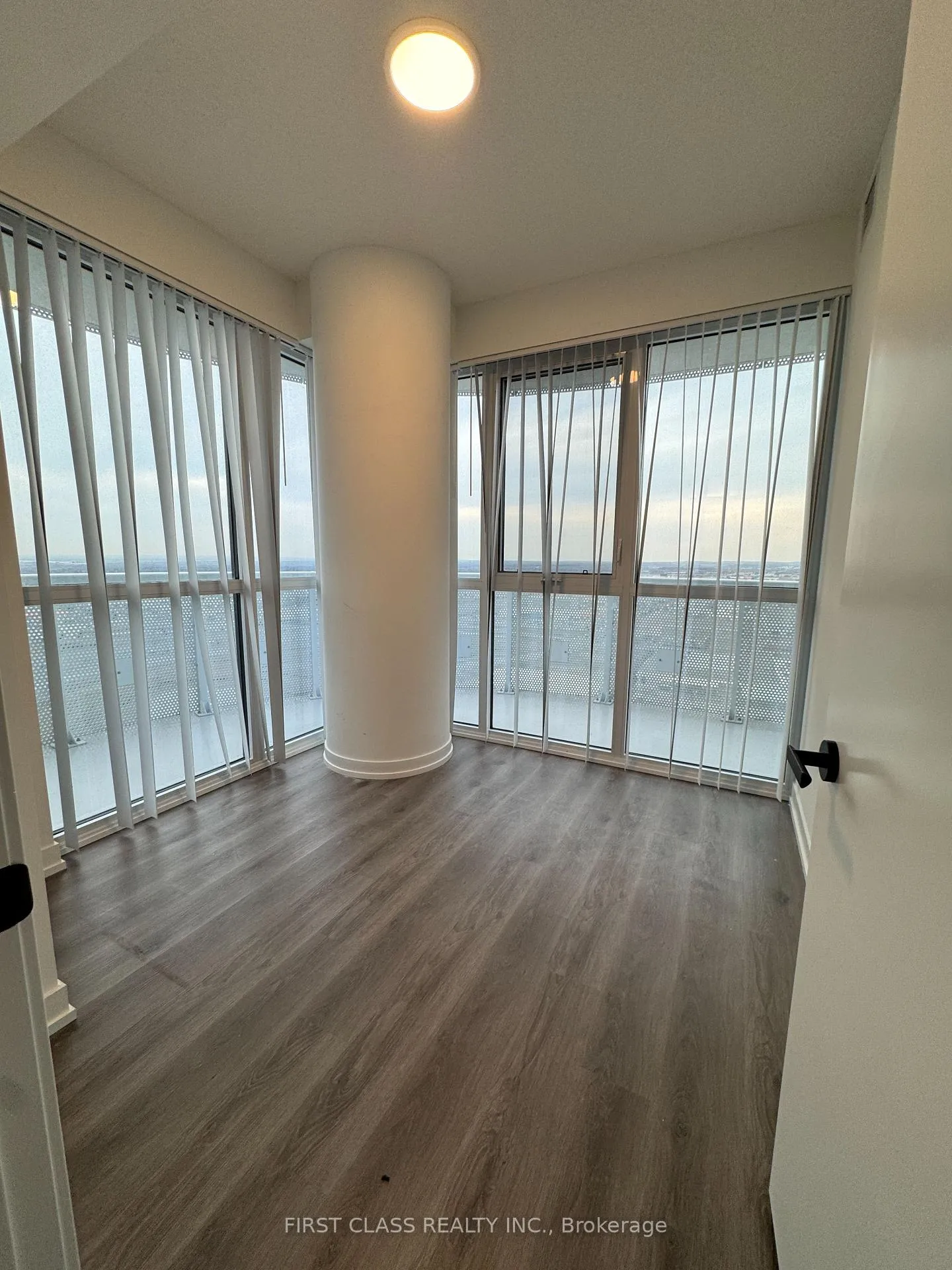 Photo 8 of Unit 3309, 225 Commerce Street, Vaughan, Vaughan Corporate Centre — HOMEH