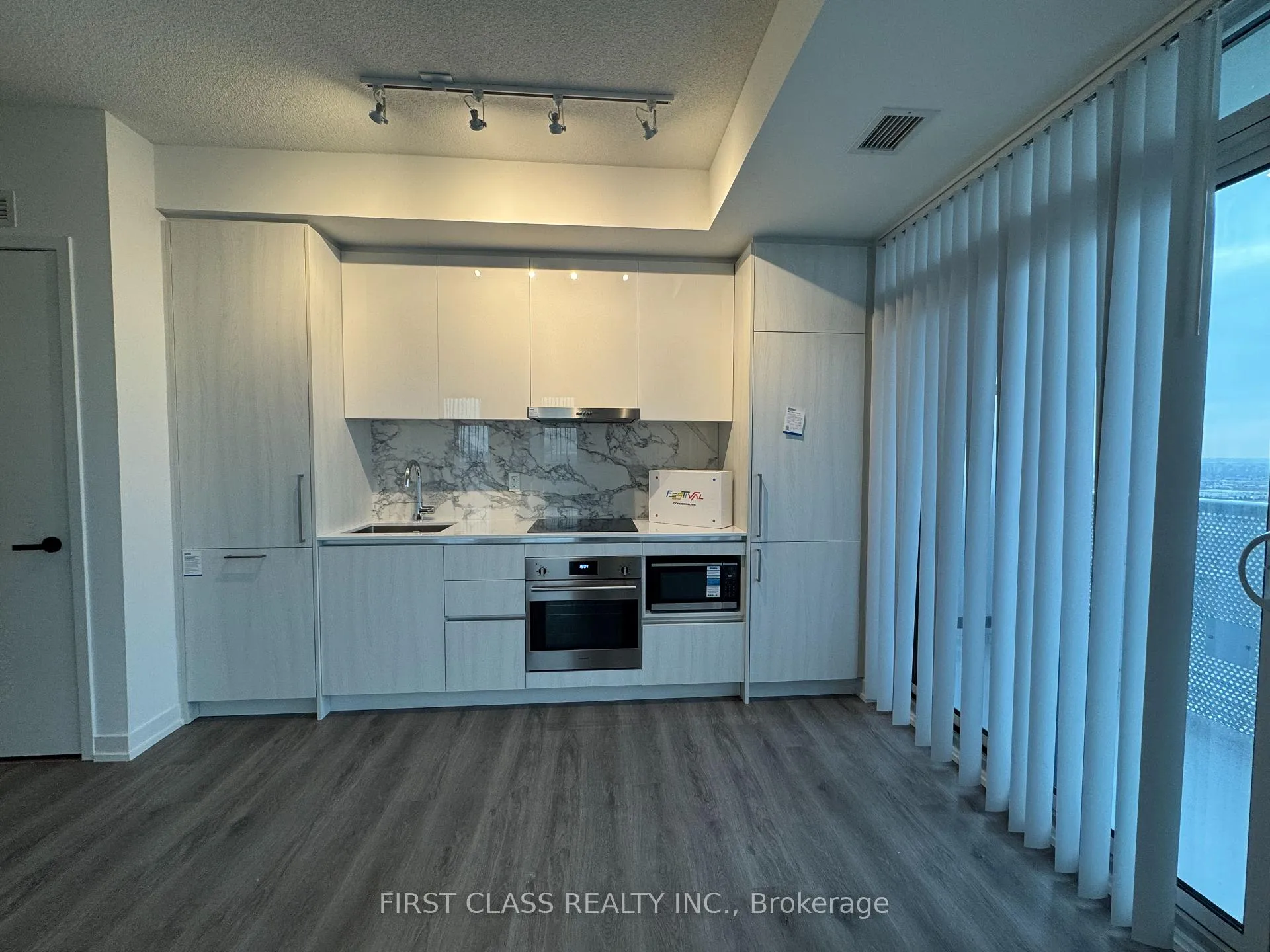 Photo 11 of Unit 3309, 225 Commerce Street, Vaughan, Vaughan Corporate Centre — HOMEH
