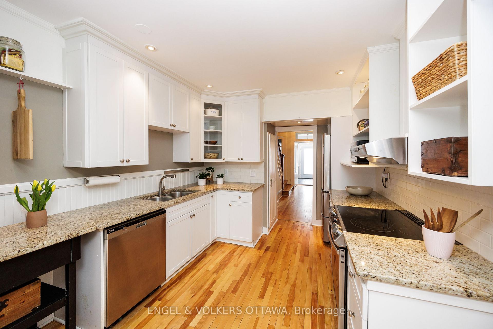 Photo 13 of 11 Howick Place, Ottawa, Glebe — HOMEH