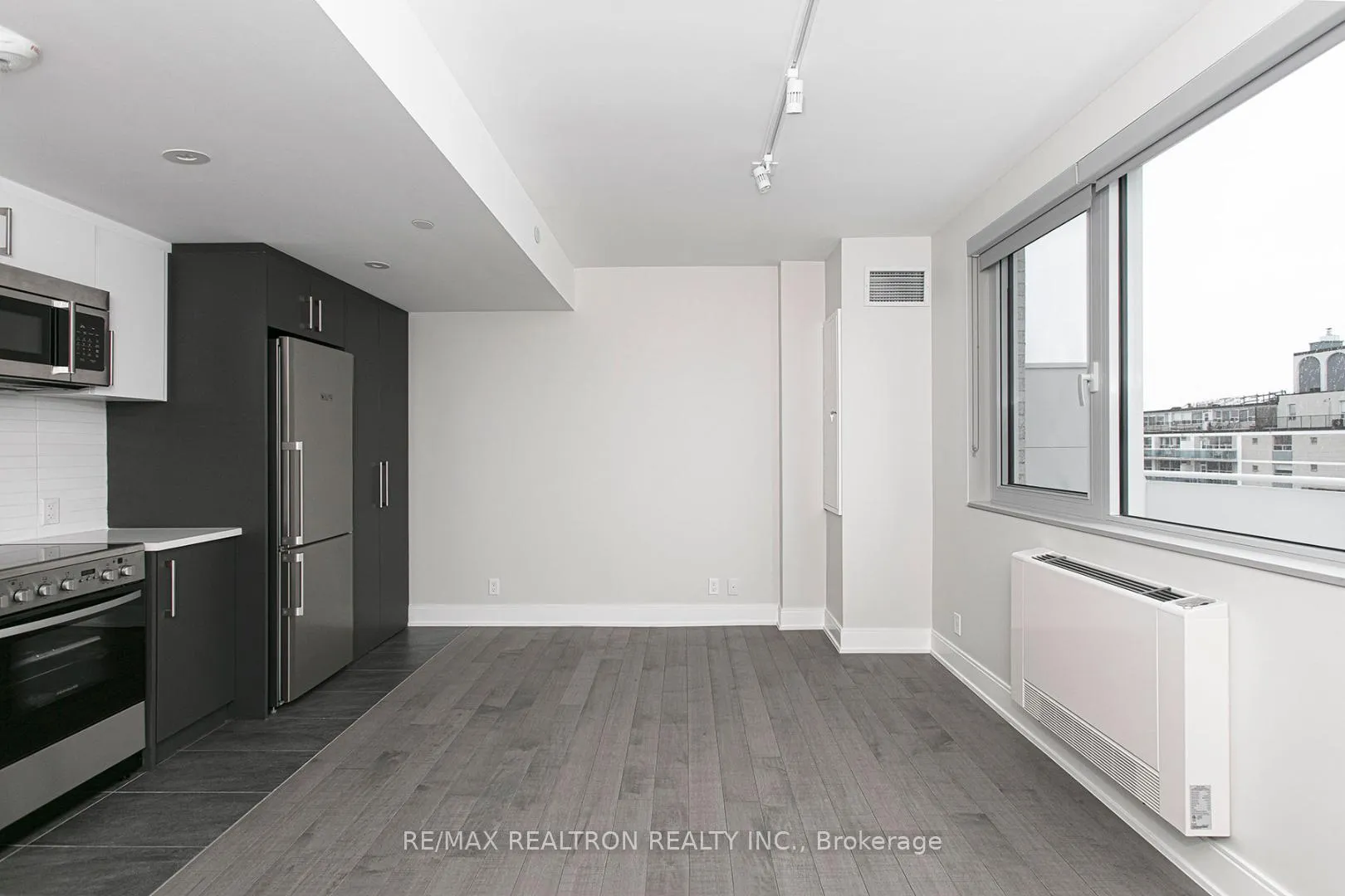 Front of Unit 203, 11 Walmer Road