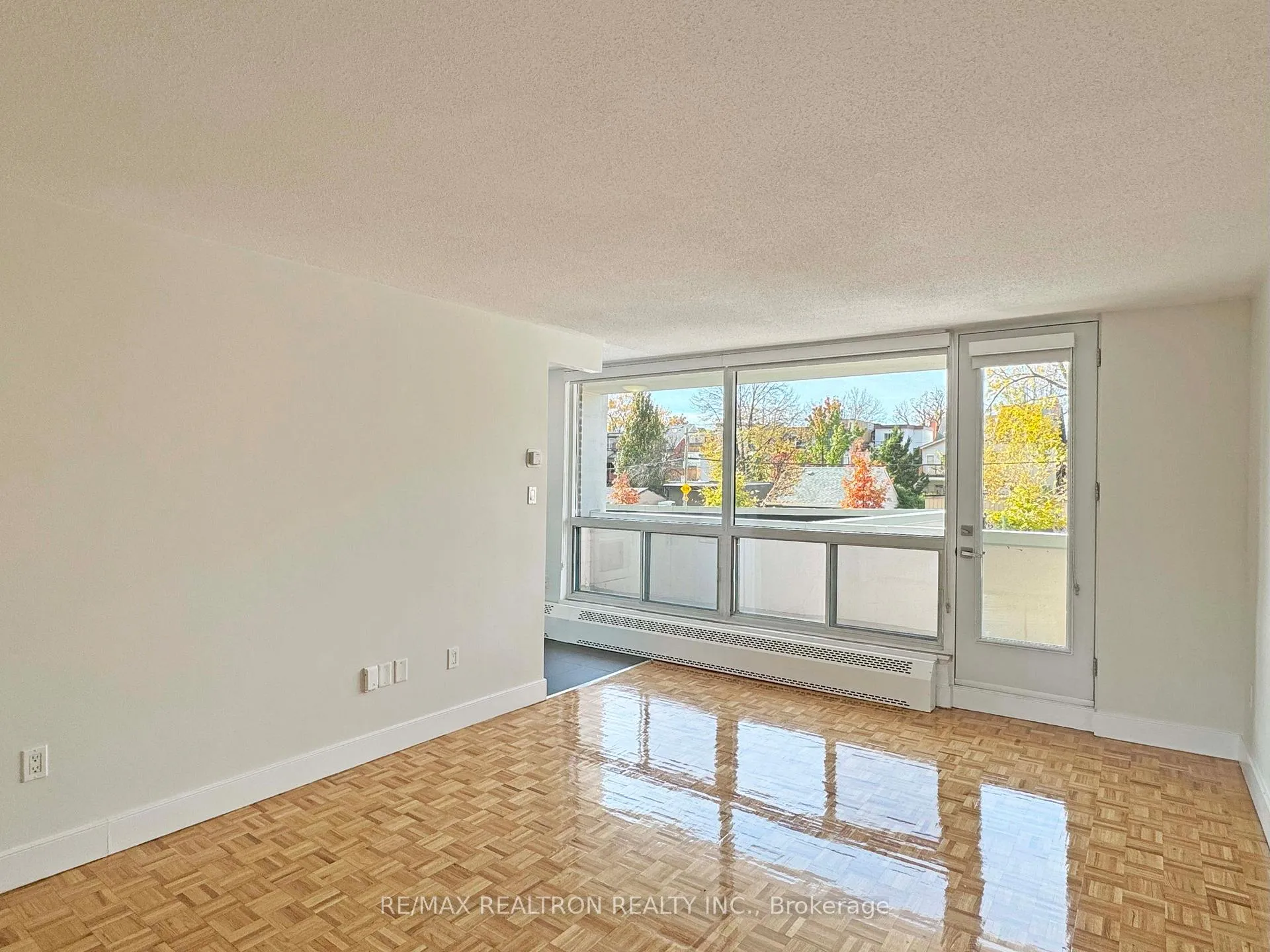 Front of Unit 202, 666 Spadina Avenue