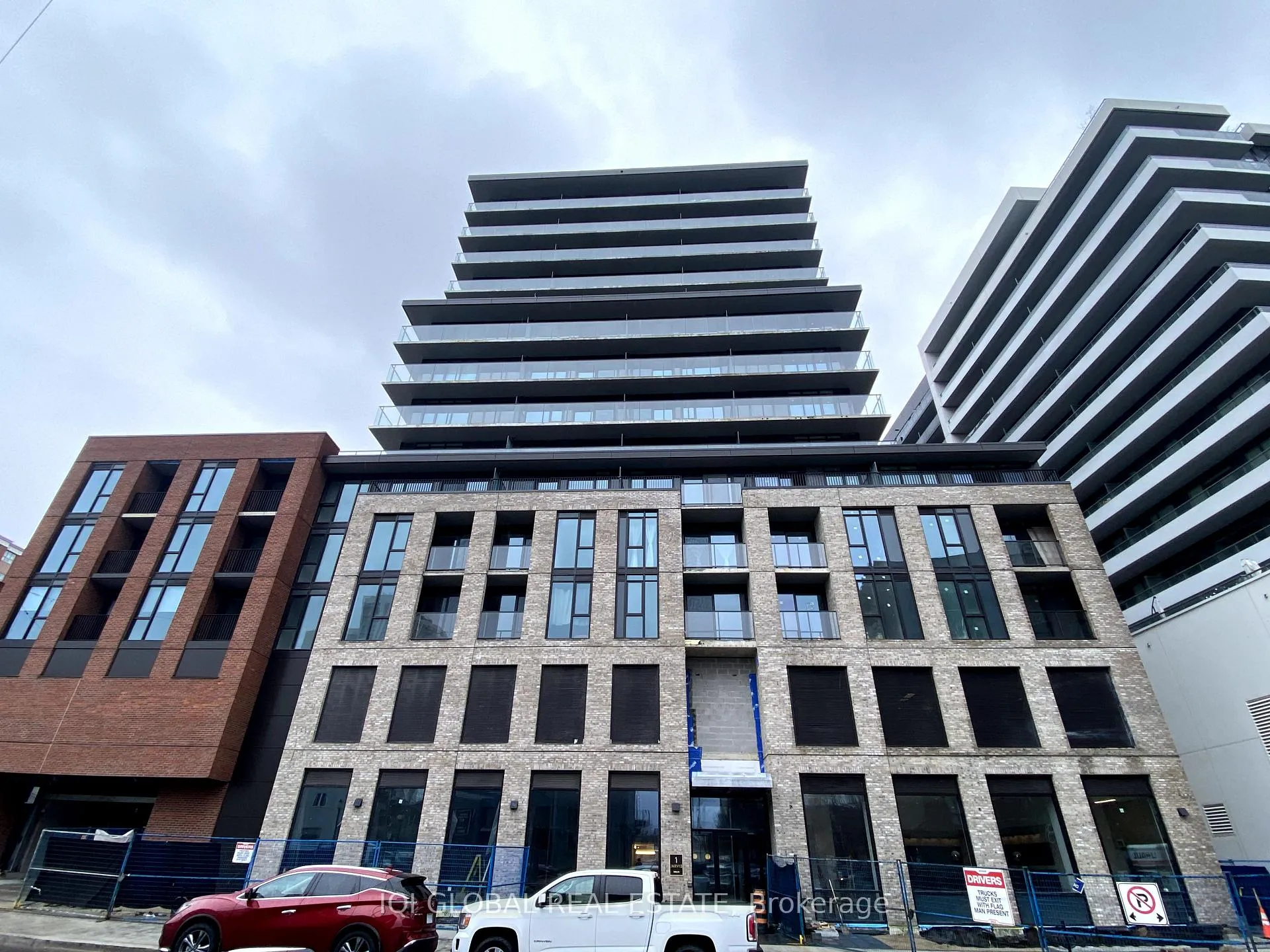 Front of Unit 1415, 1 Jarvis Street