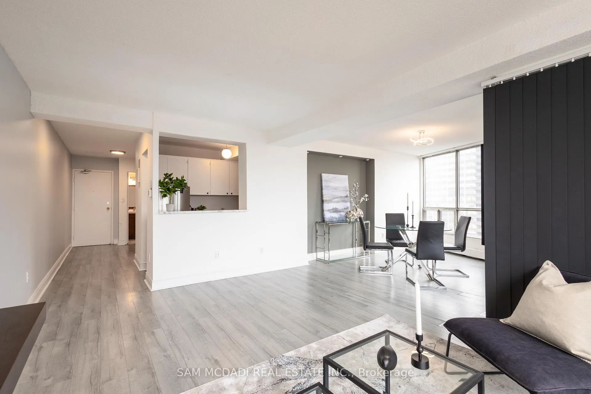 Photo 2 of Unit 2008, 150 Charlton Avenue E, Hamilton, Corktown — HOMEH