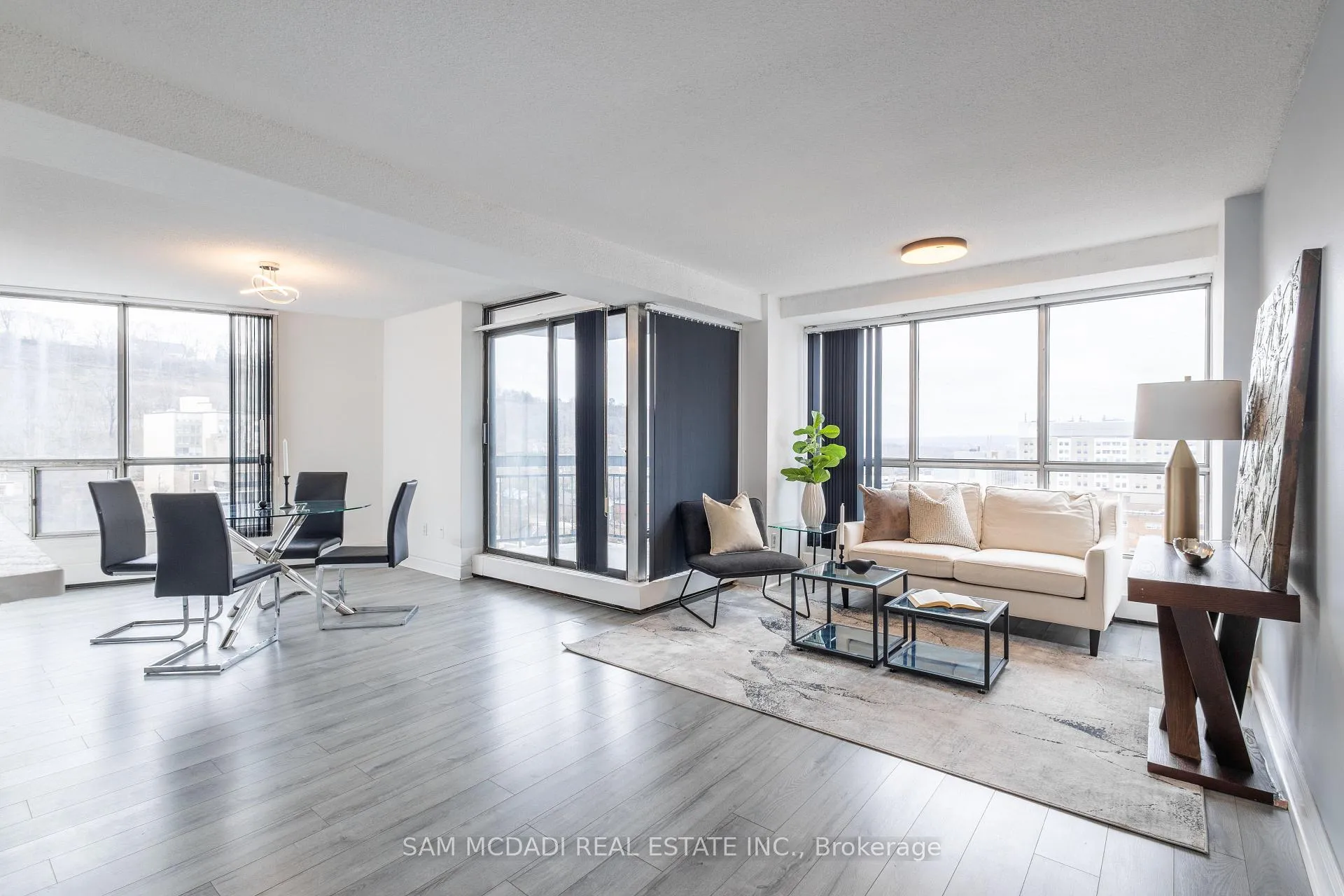 Photo 3 of Unit 2008, 150 Charlton Avenue E, Hamilton, Corktown — HOMEH