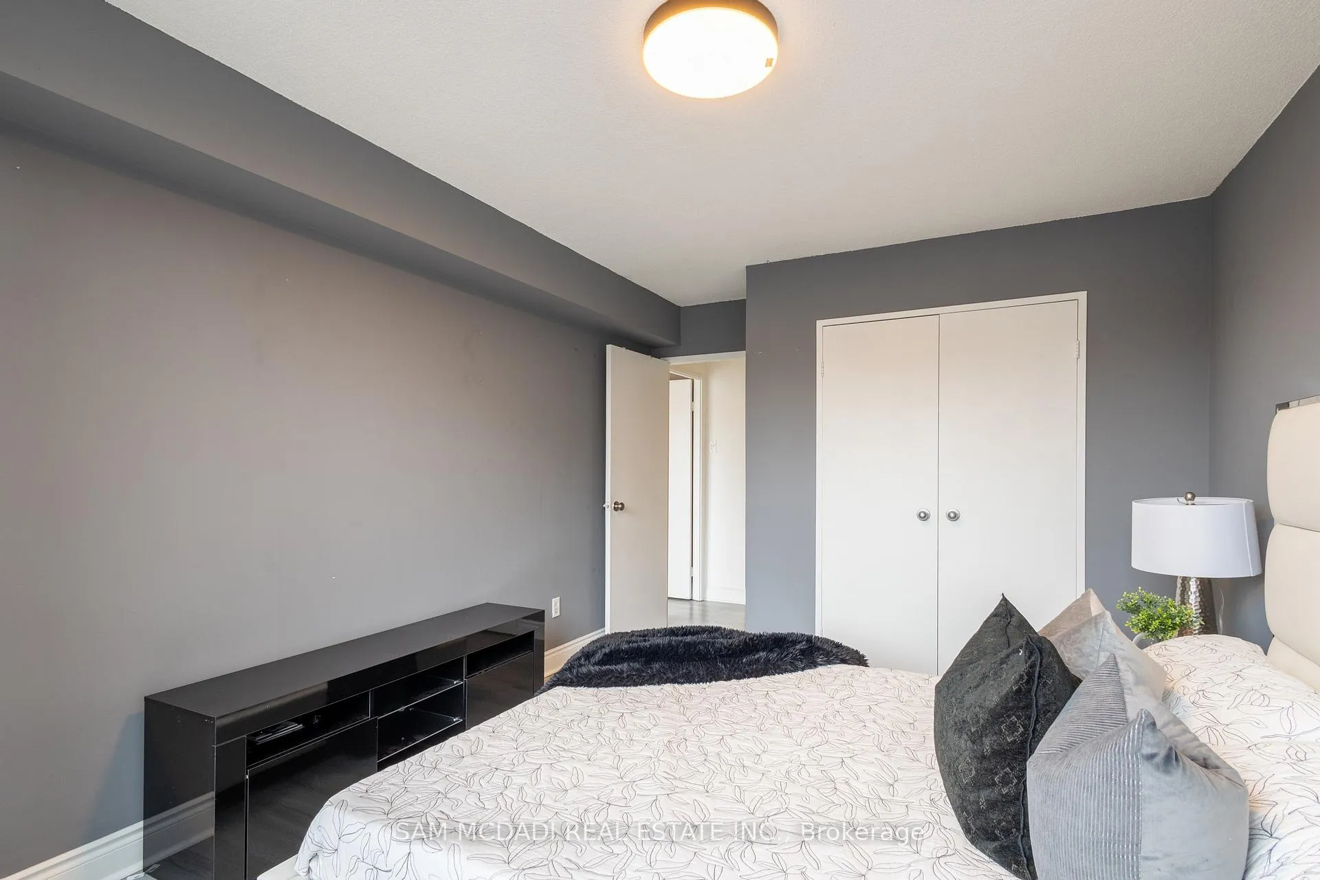Photo 11 of Unit 2008, 150 Charlton Avenue E, Hamilton, Corktown — HOMEH