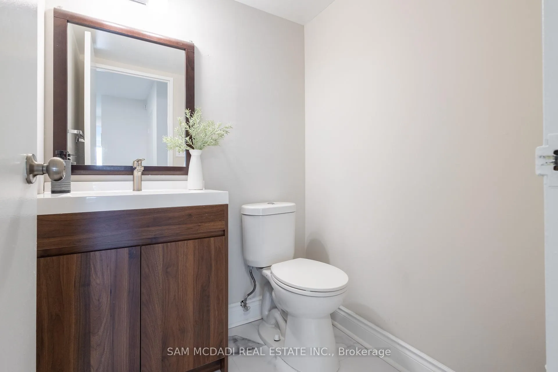 Photo 17 of Unit 2008, 150 Charlton Avenue E, Hamilton, Corktown — HOMEH