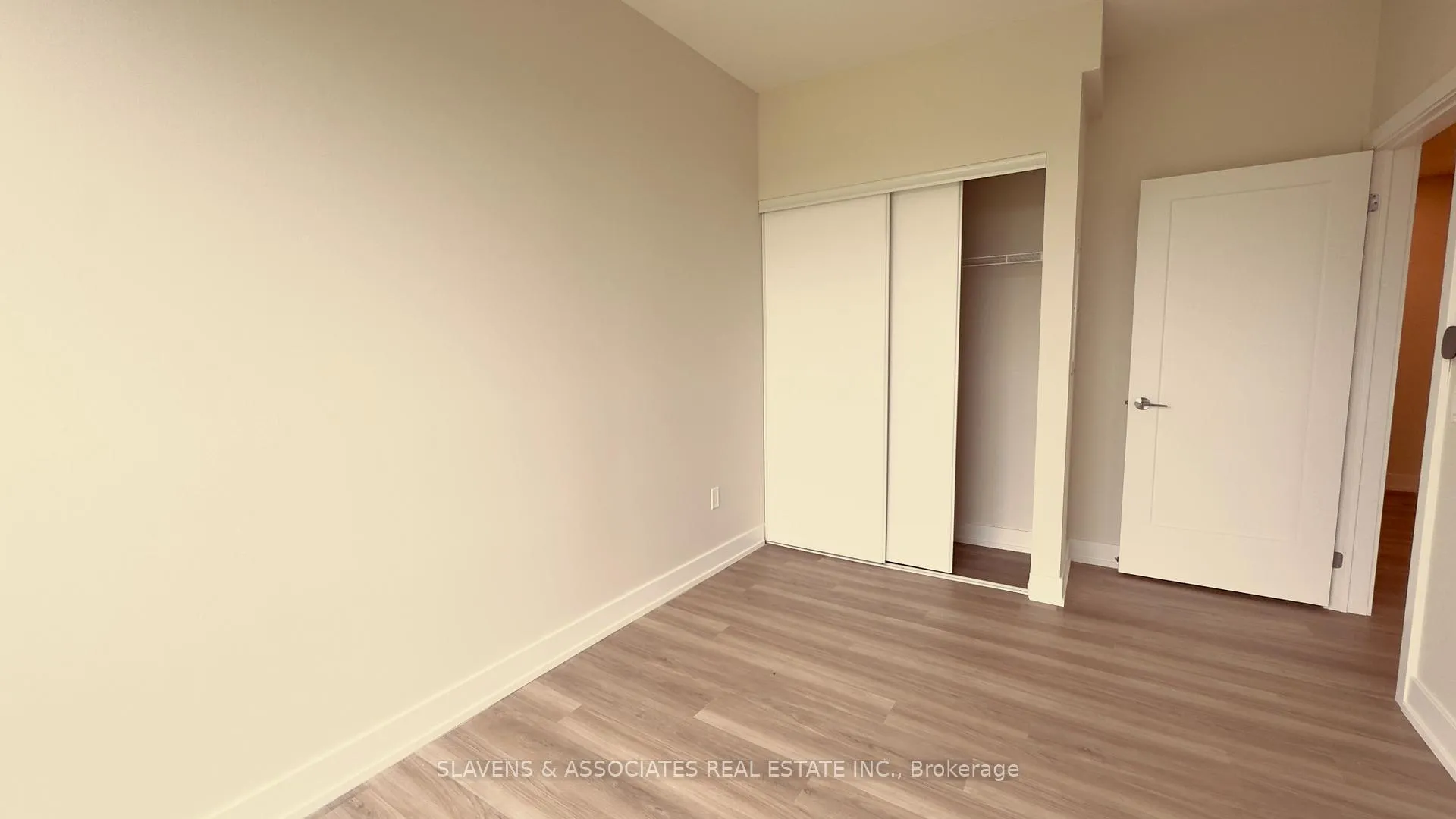 Photo 10 of Unit 606, 41 Johnson Street, Barrie, North Shore — HOMEH