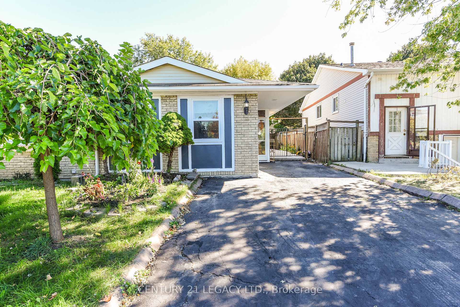 Photo 1 of 11 Bruce Beer Drive, Brampton, Madoc — HOMEH