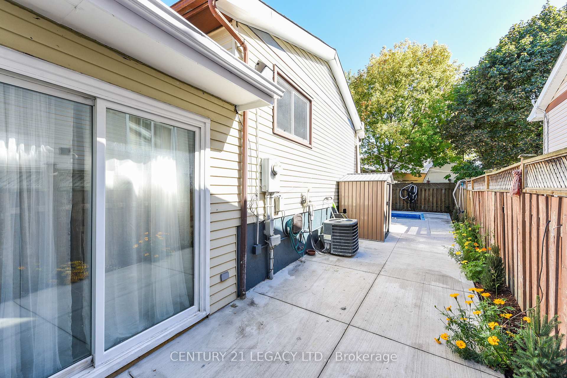 Photo 3 of 11 Bruce Beer Drive, Brampton, Madoc — HOMEH