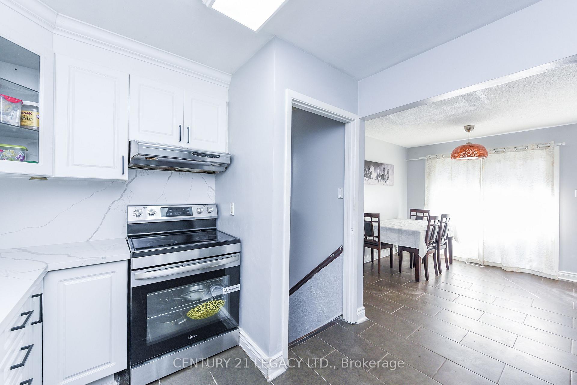 Photo 16 of 11 Bruce Beer Drive, Brampton, Madoc — HOMEH
