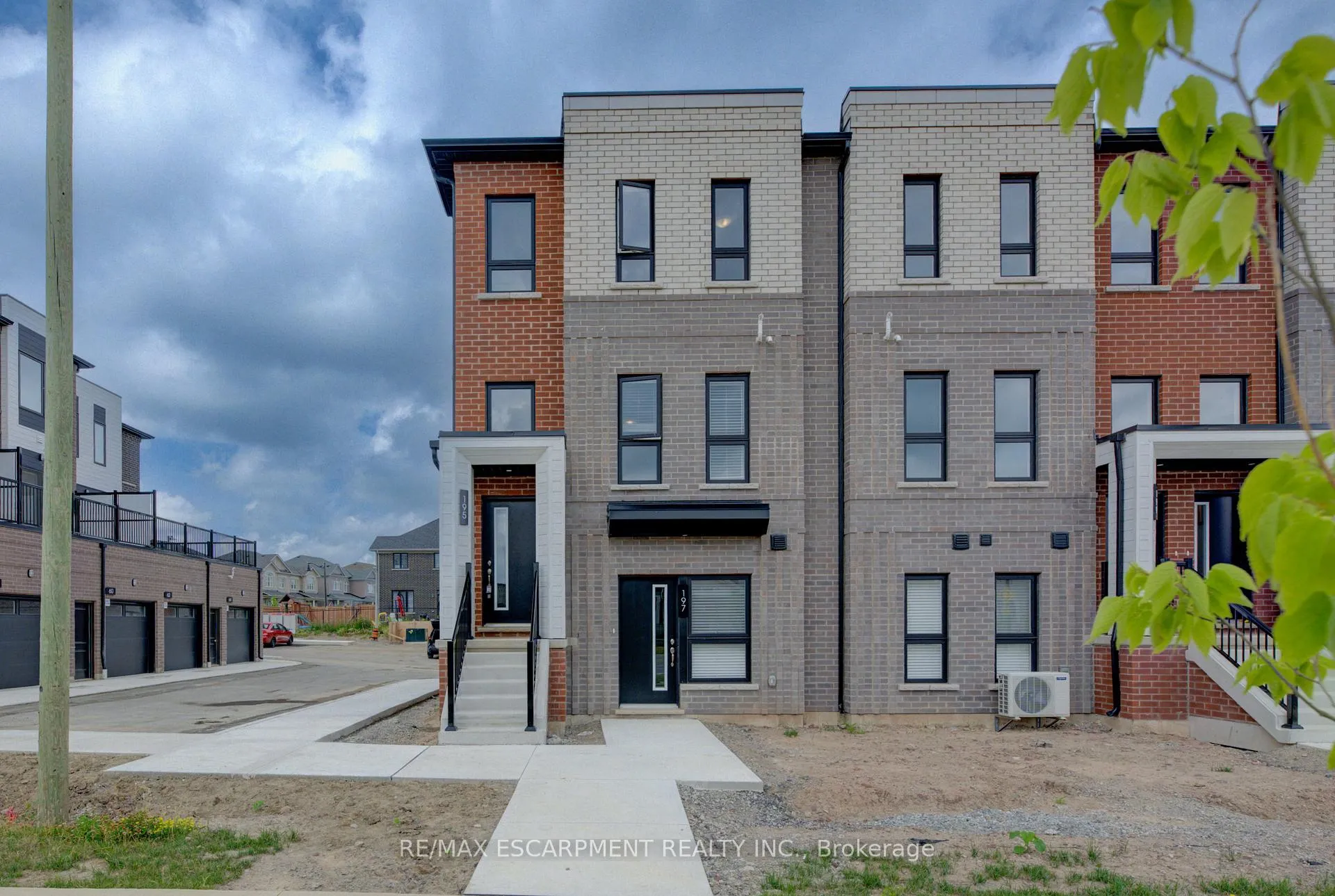 Photo 1 of 251 Burke Street, Hamilton, Waterdown — HOMEH