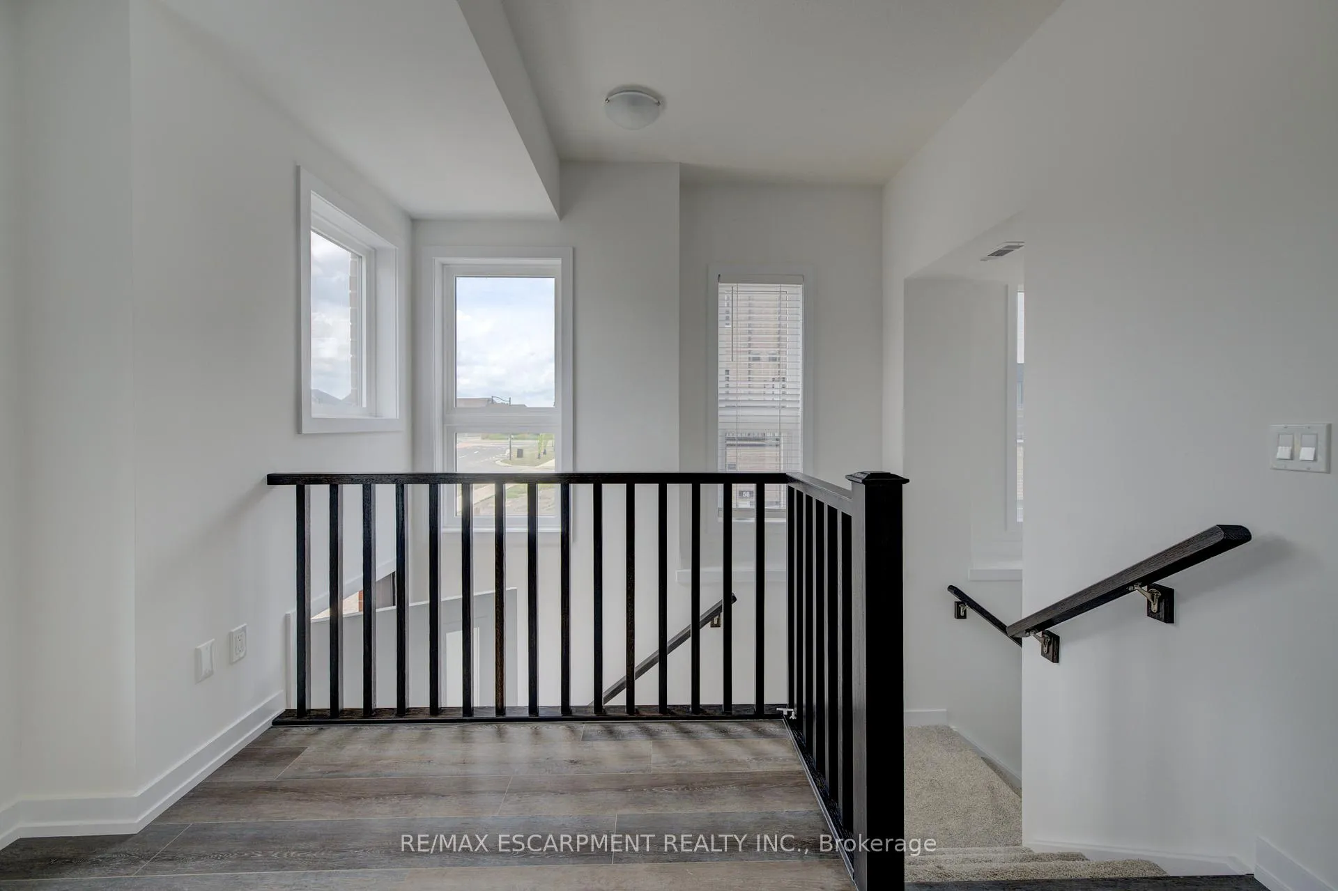 Photo 13 of 251 Burke Street, Hamilton, Waterdown — HOMEH