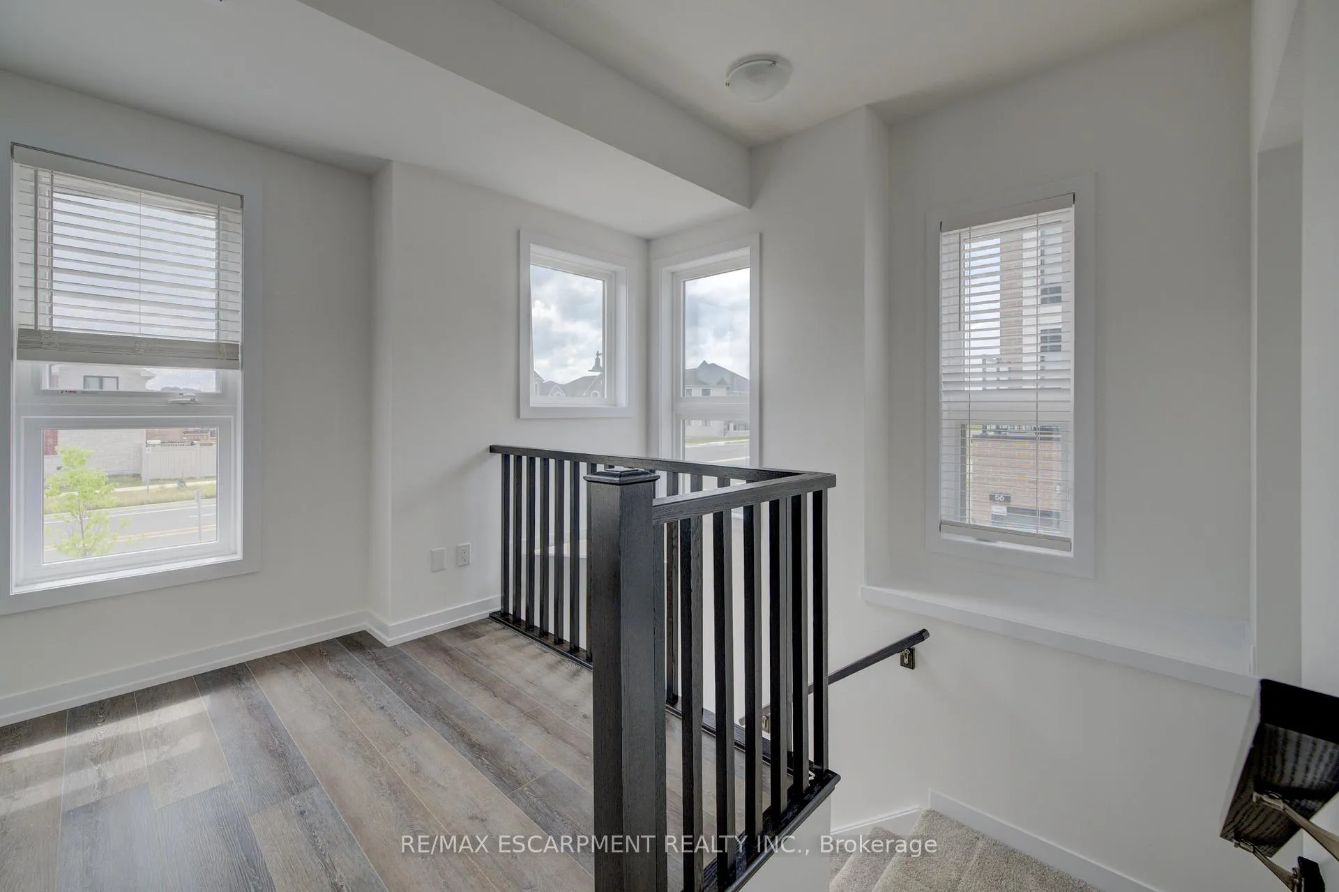Photo 16 of 251 Burke Street, Hamilton, Waterdown — HOMEH