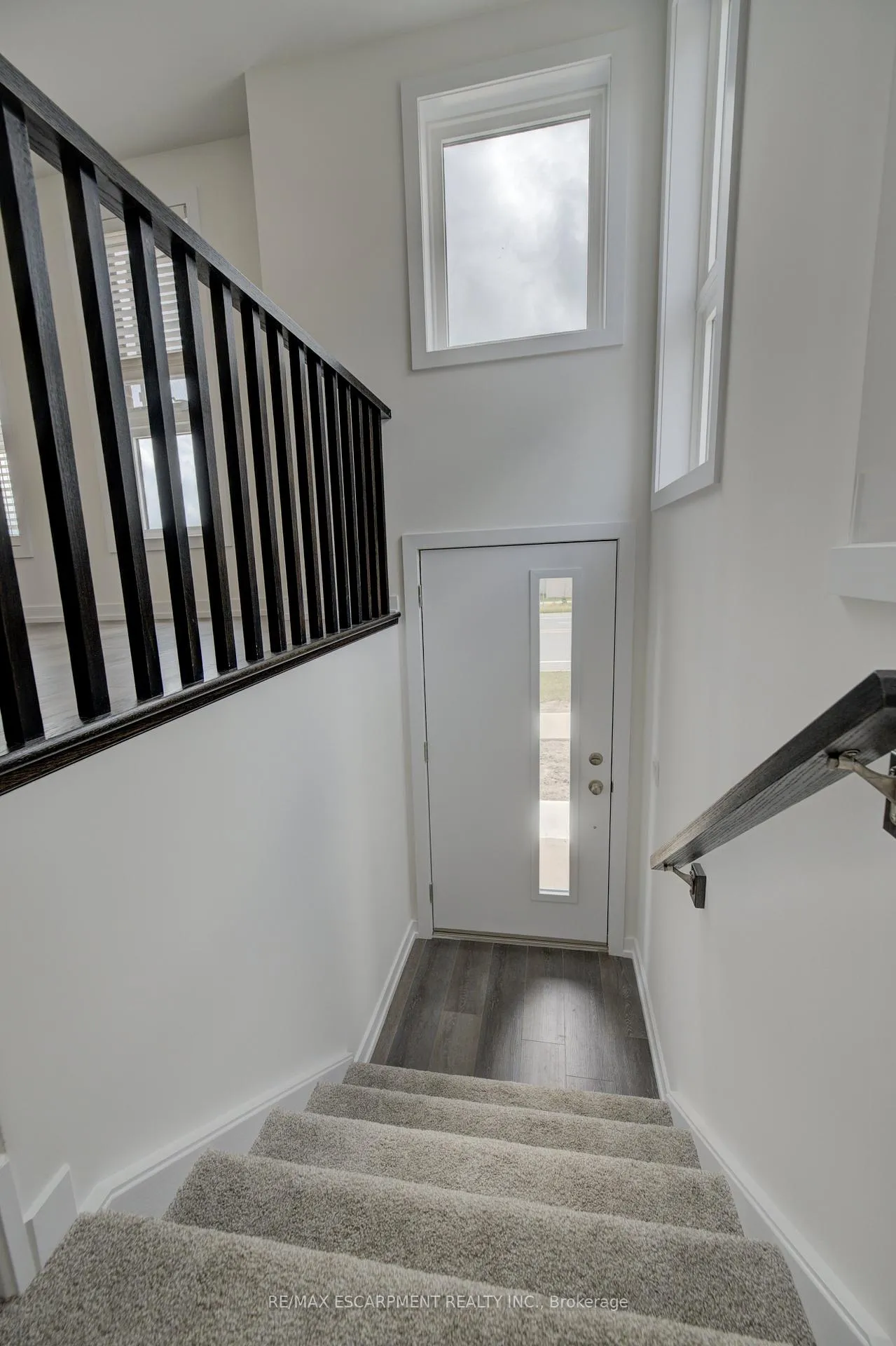 Photo 18 of 251 Burke Street, Hamilton, Waterdown — HOMEH