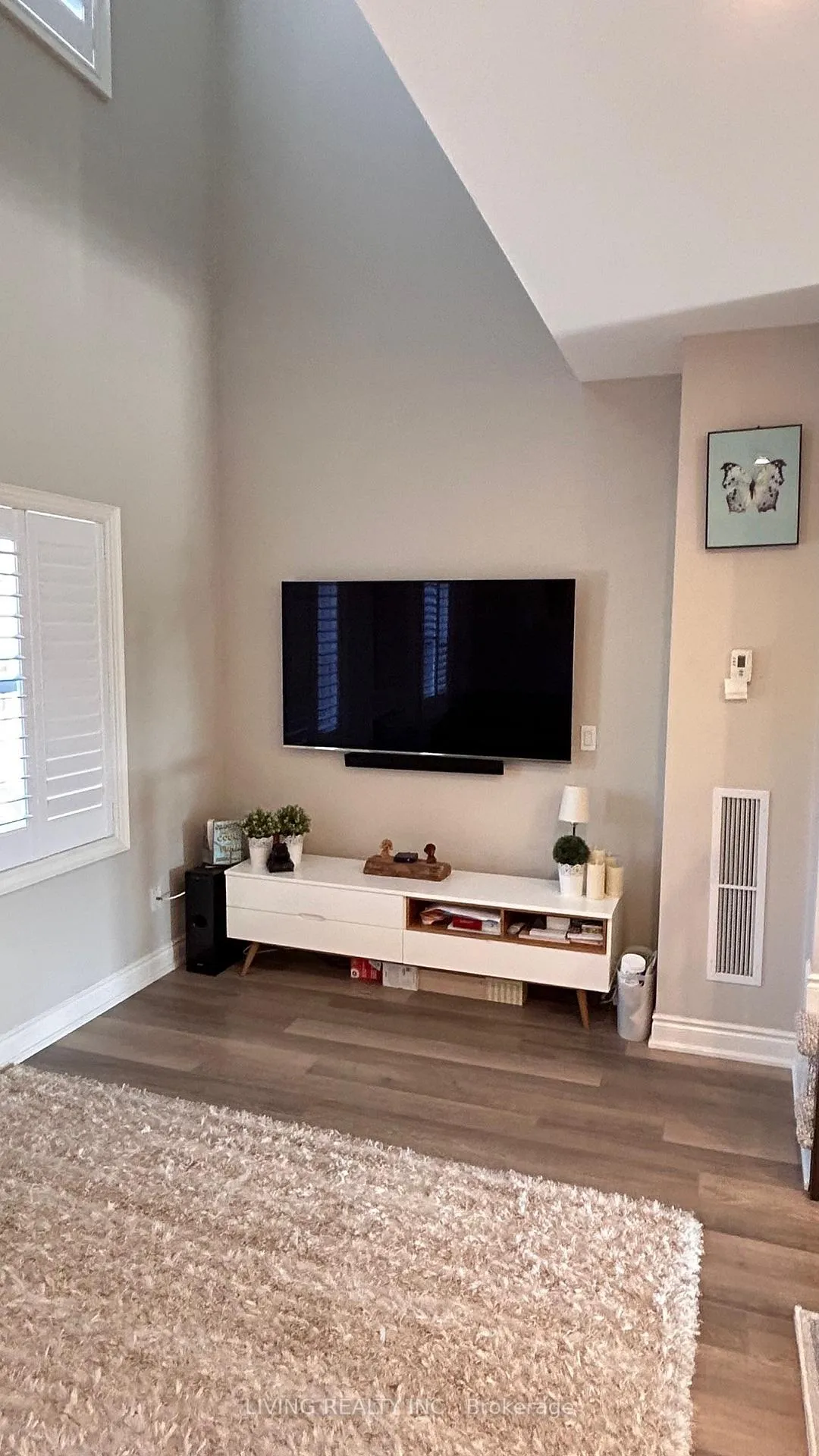 Photo 5 of Unit 202, 17 Baldwin Street, Whitby, Brooklin — HOMEH