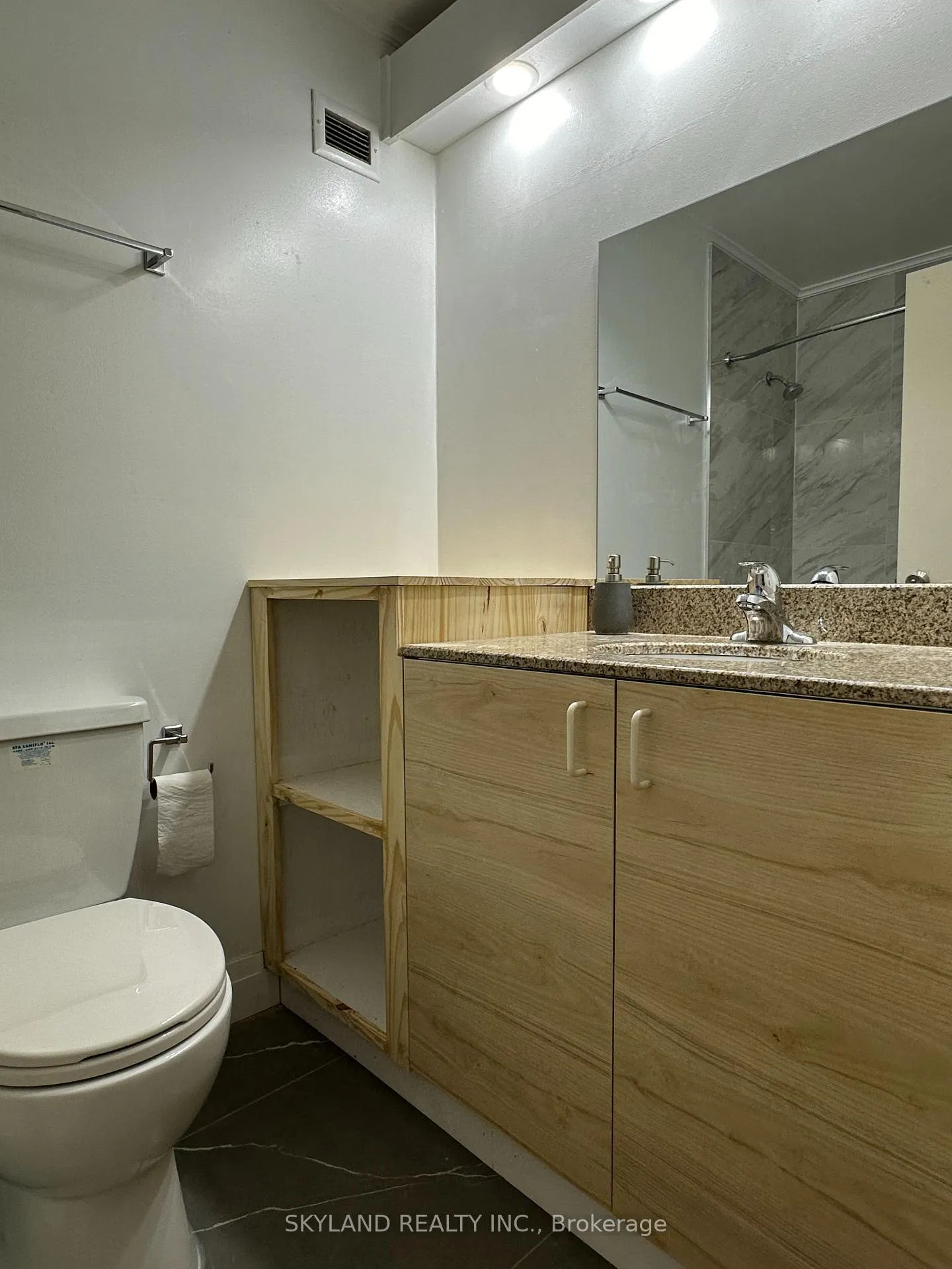 Photo 13 of Unit 72, 121 University Avenue, Waterloo, Downtown Waterloo — HOMEH