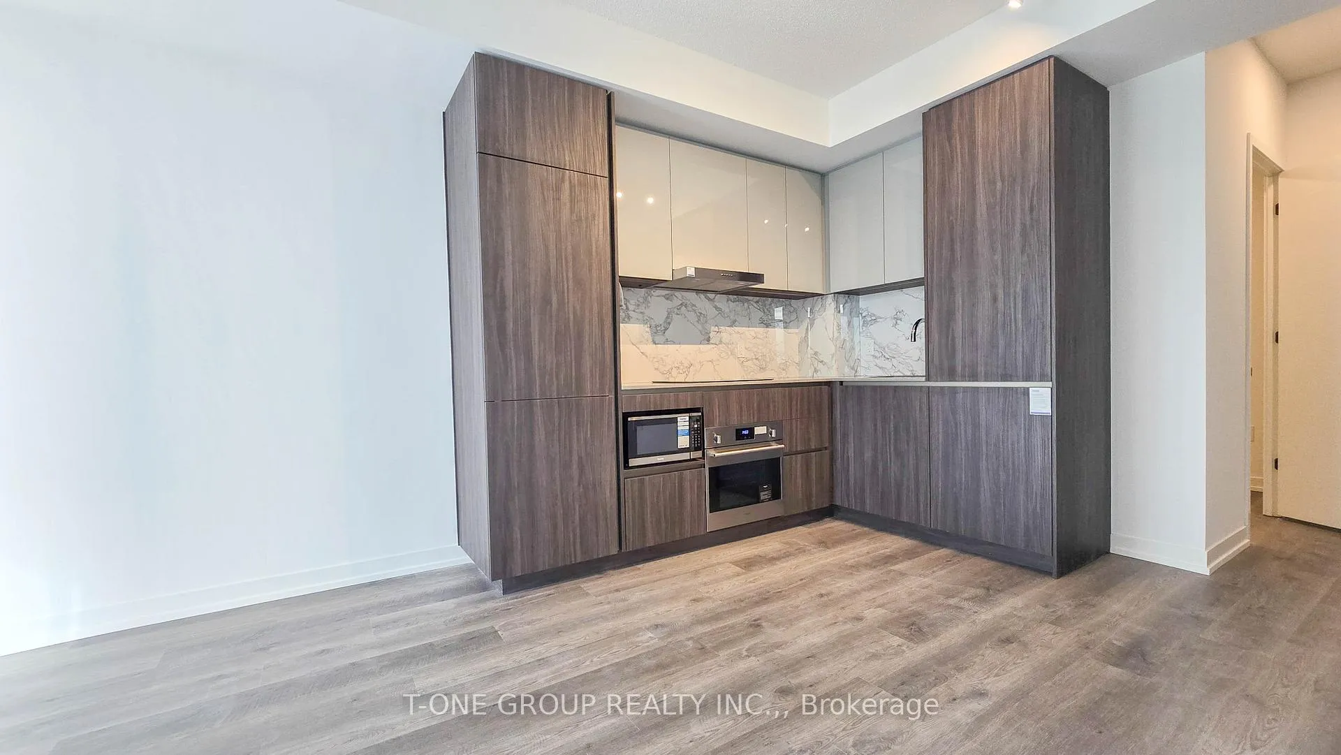 Photo 3 of Unit 518, 8 Interchange Way, Vaughan, Vaughan Corporate Centre — HOMEH