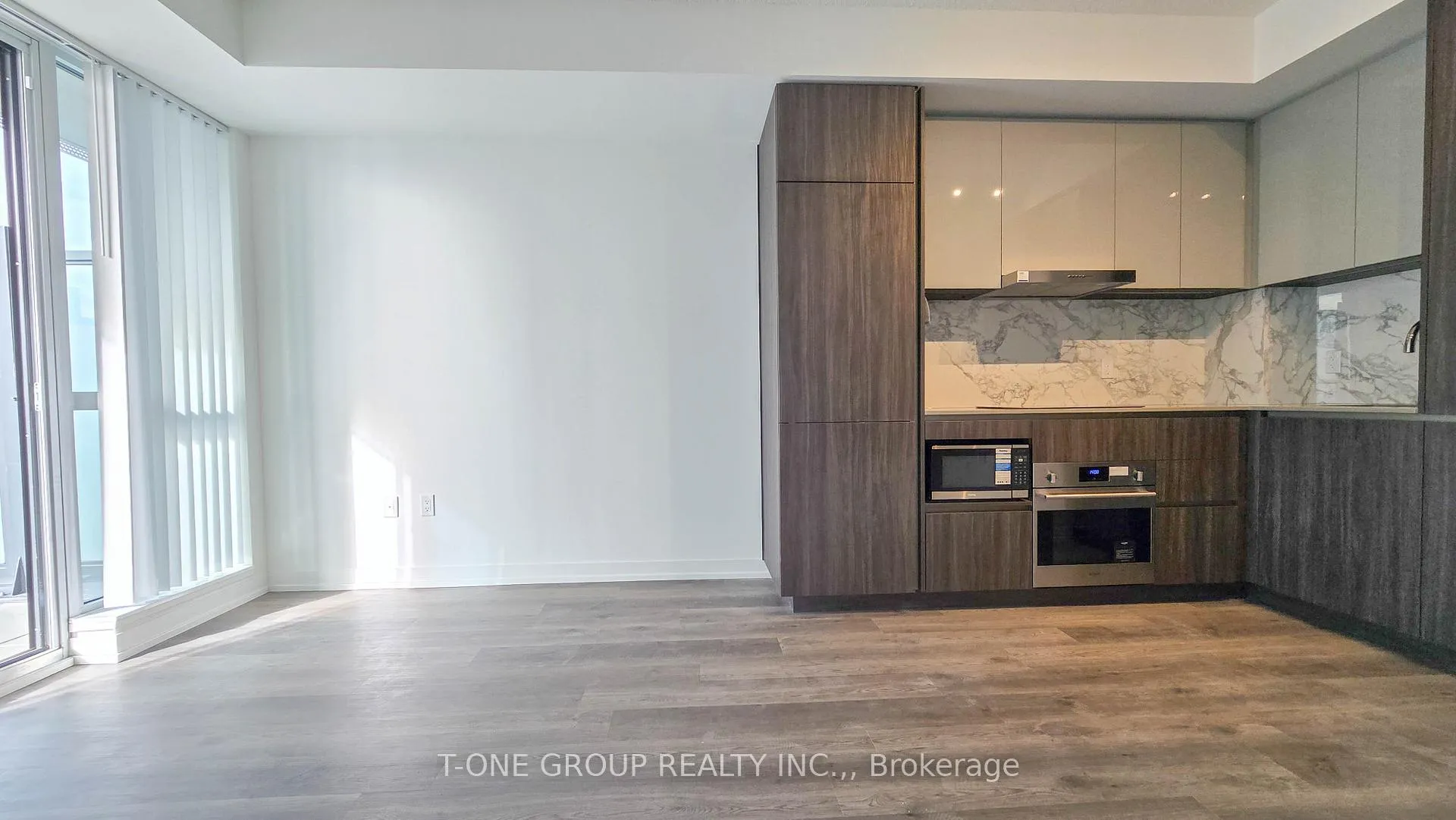 Photo 4 of Unit 518, 8 Interchange Way, Vaughan, Vaughan Corporate Centre — HOMEH