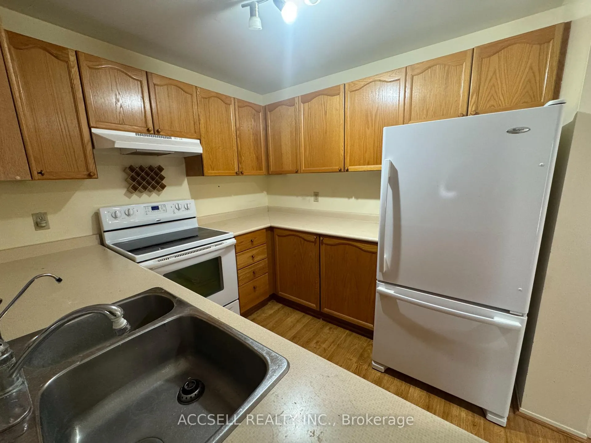 Photo 3 of Unit 23, 240 Highland Crescent, Kitchener — HOMEH