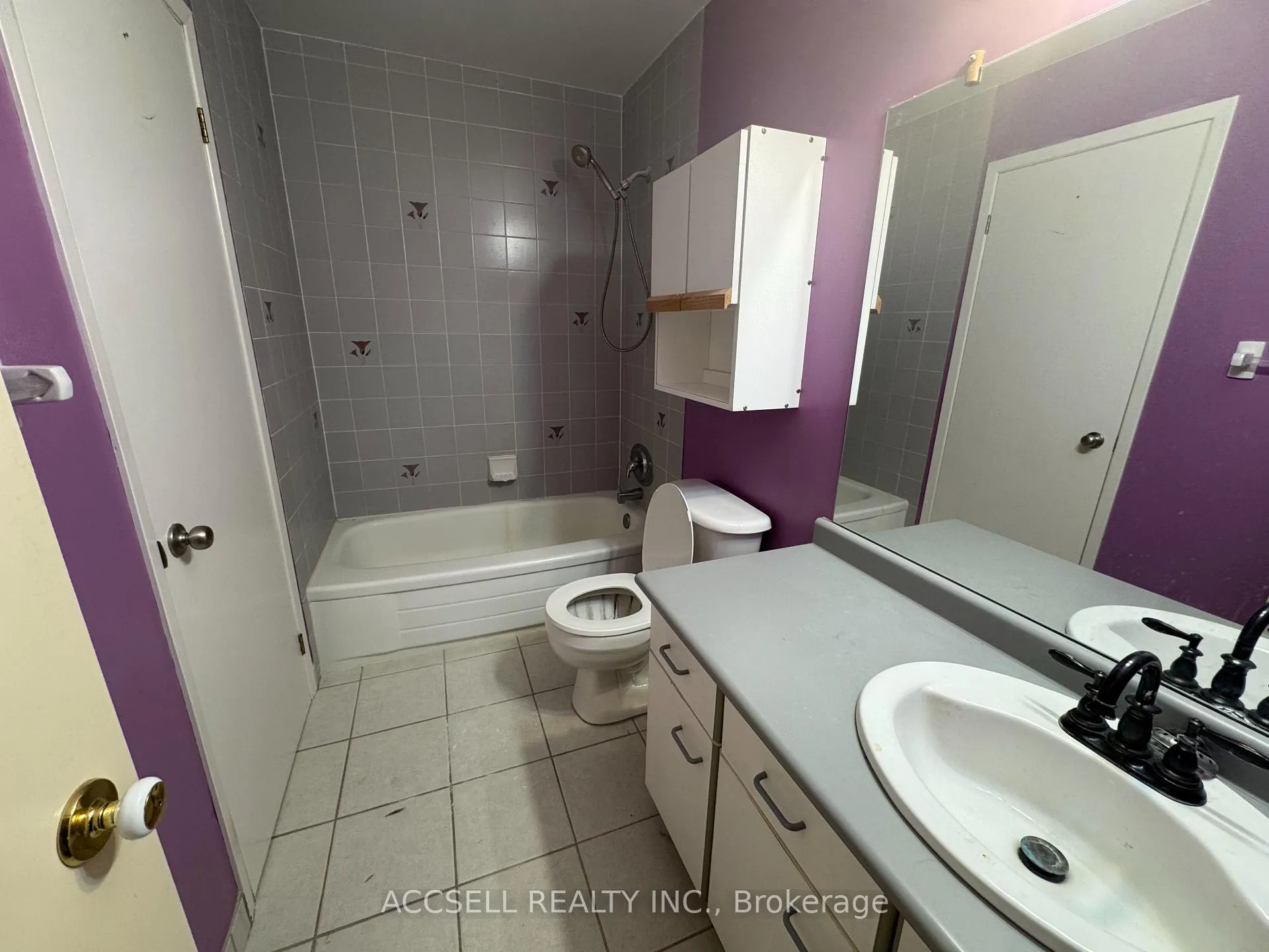 Photo 13 of Unit 23, 240 Highland Crescent, Kitchener — HOMEH