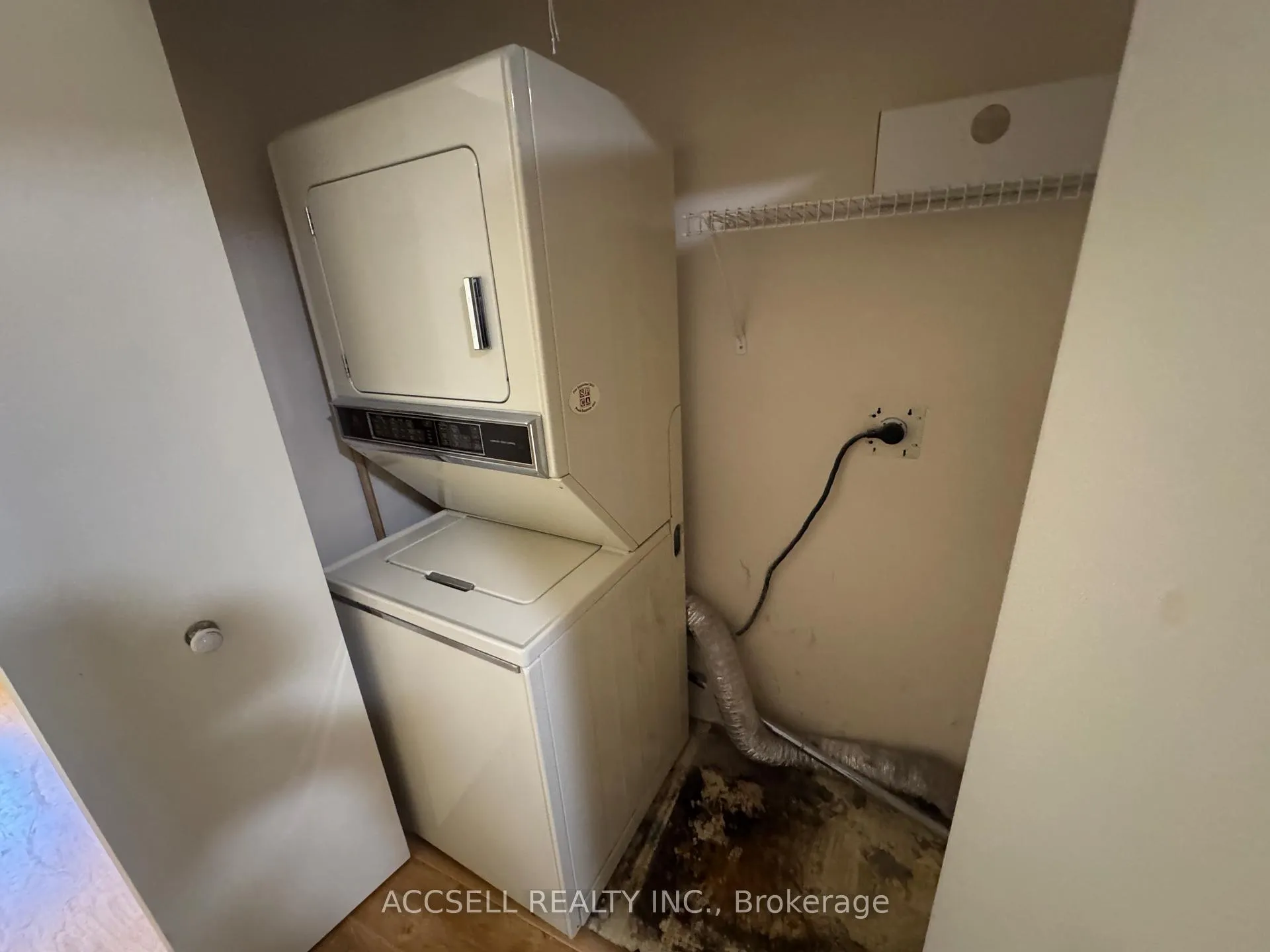 Photo 14 of Unit 23, 240 Highland Crescent, Kitchener — HOMEH