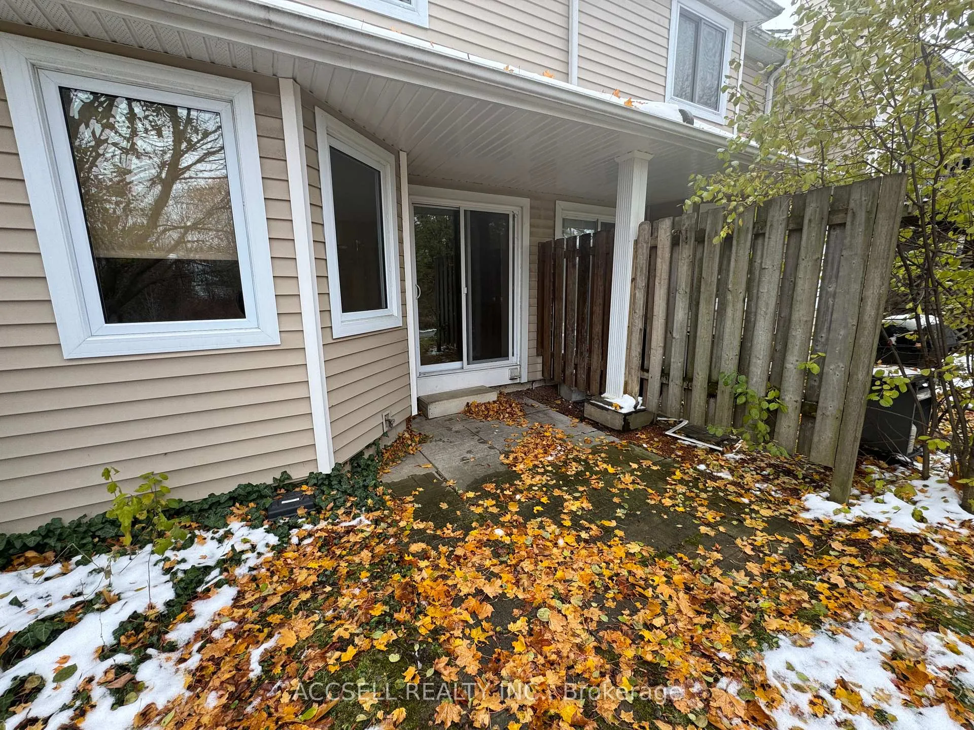 Photo 15 of Unit 23, 240 Highland Crescent, Kitchener — HOMEH