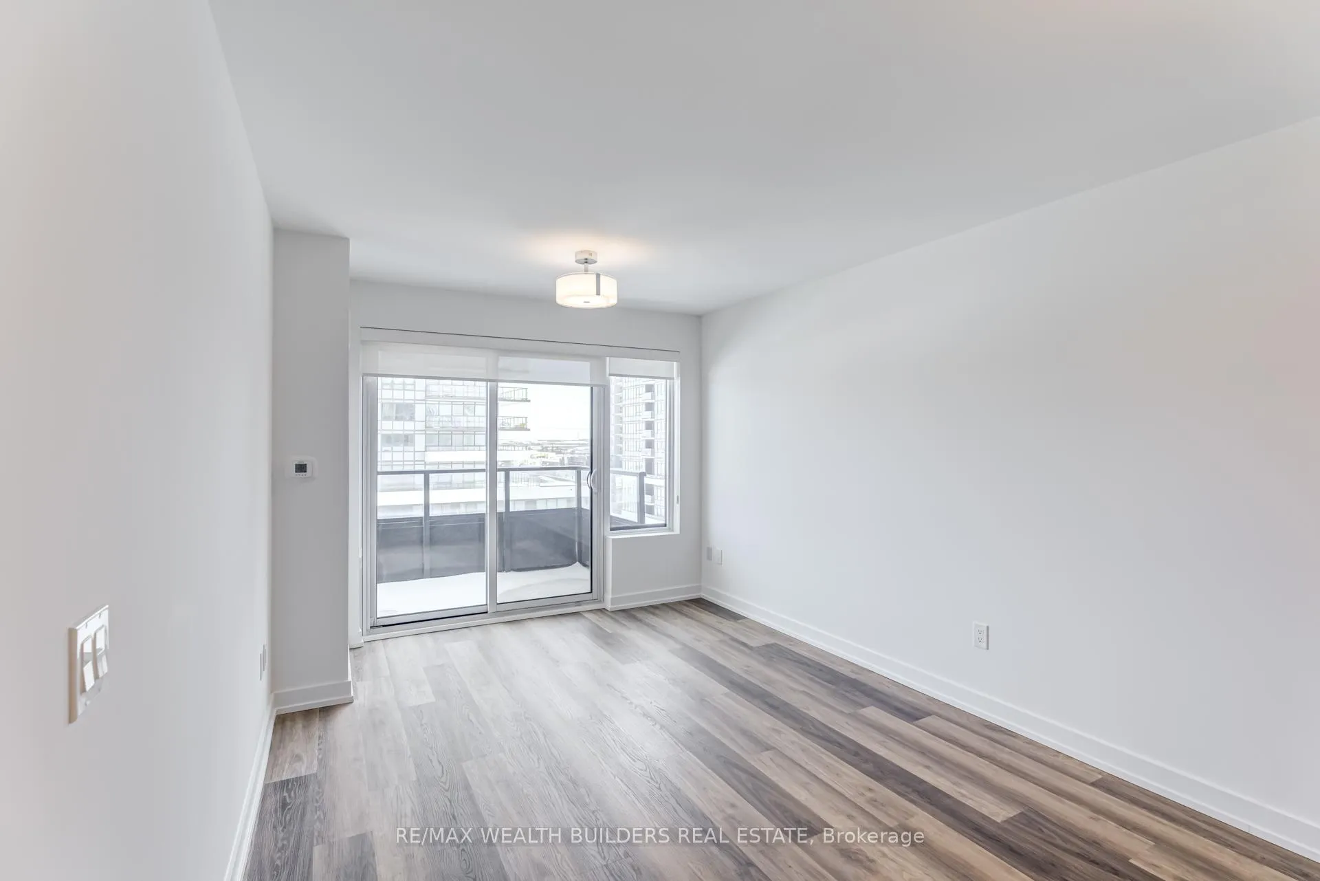 Photo 3 of Unit 805, 1435 Celebration Drive, Pickering, Bay Ridges — HOMEH
