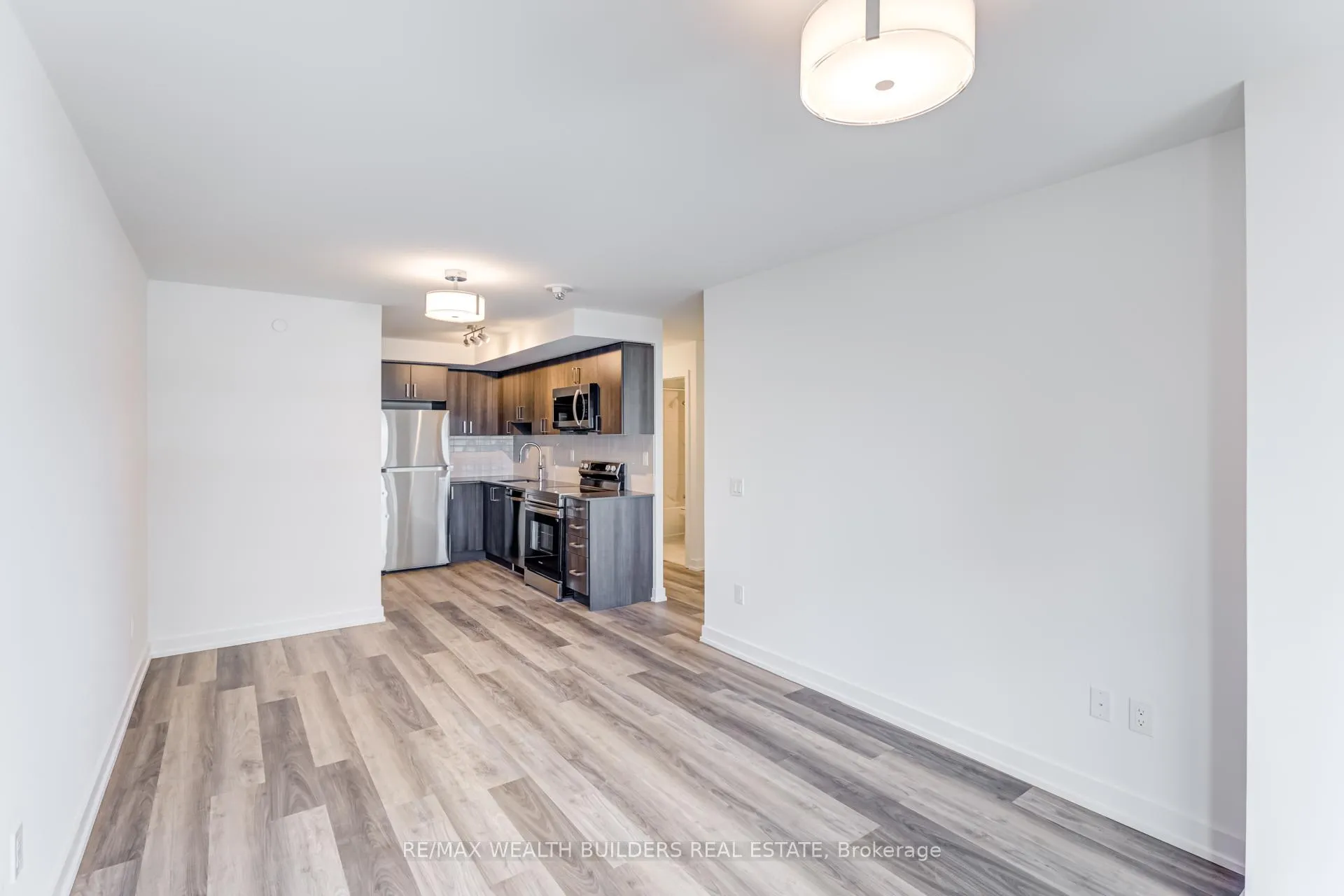 Photo 4 of Unit 805, 1435 Celebration Drive, Pickering, Bay Ridges — HOMEH
