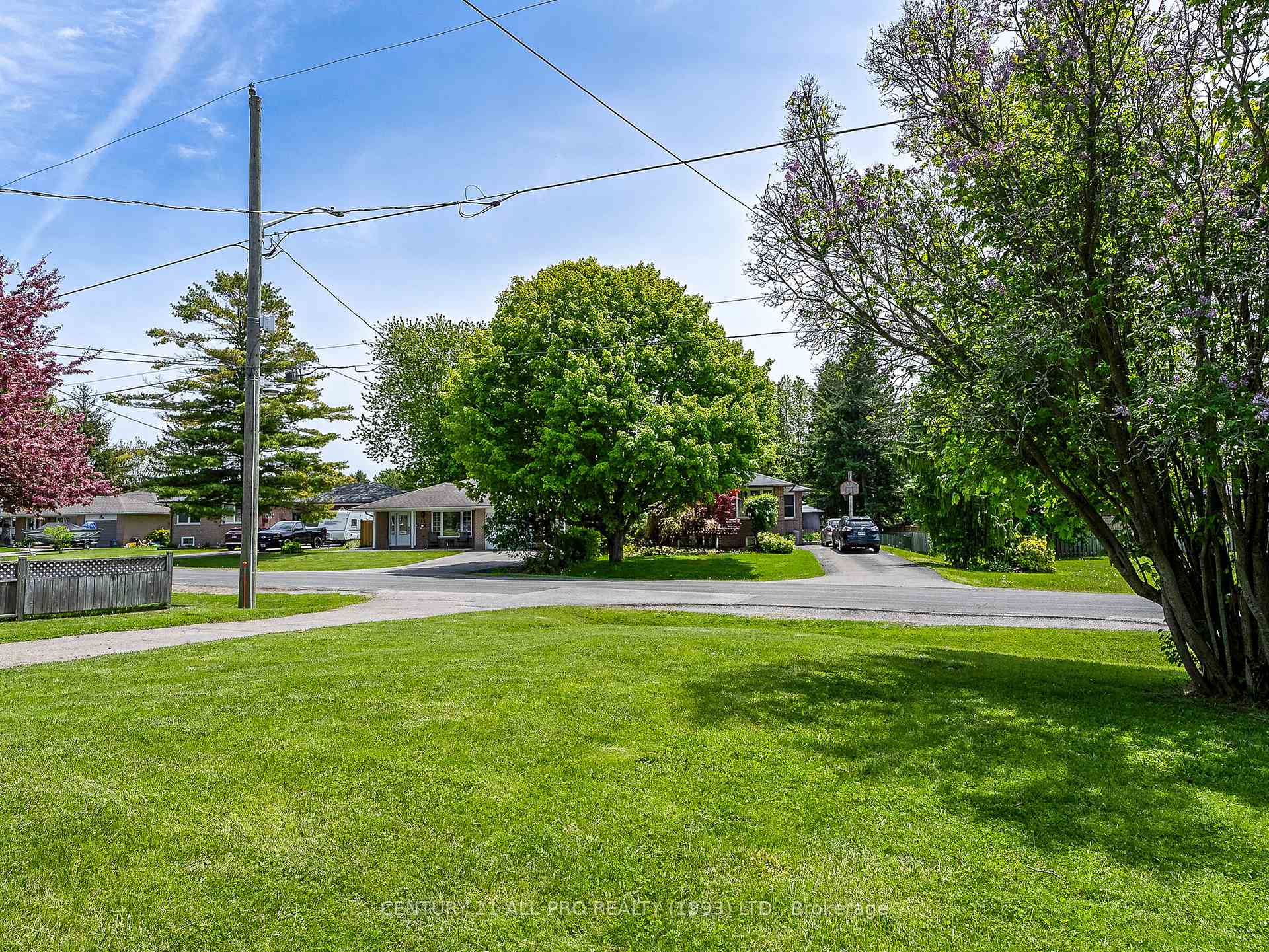 Photo 5 of 46 Meredith Crescent, Cobourg — HOMEH