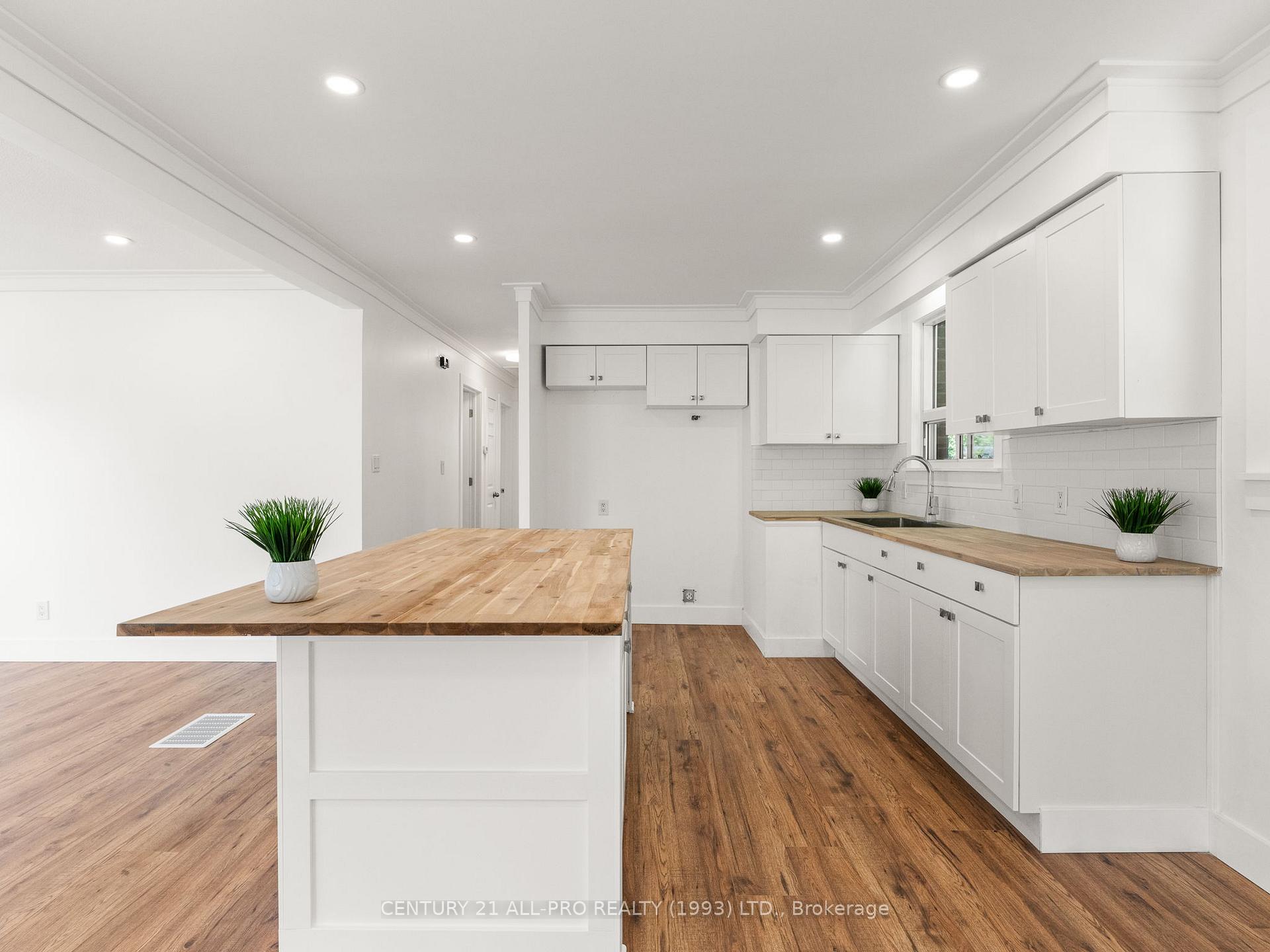 Photo 16 of 46 Meredith Crescent, Cobourg — HOMEH