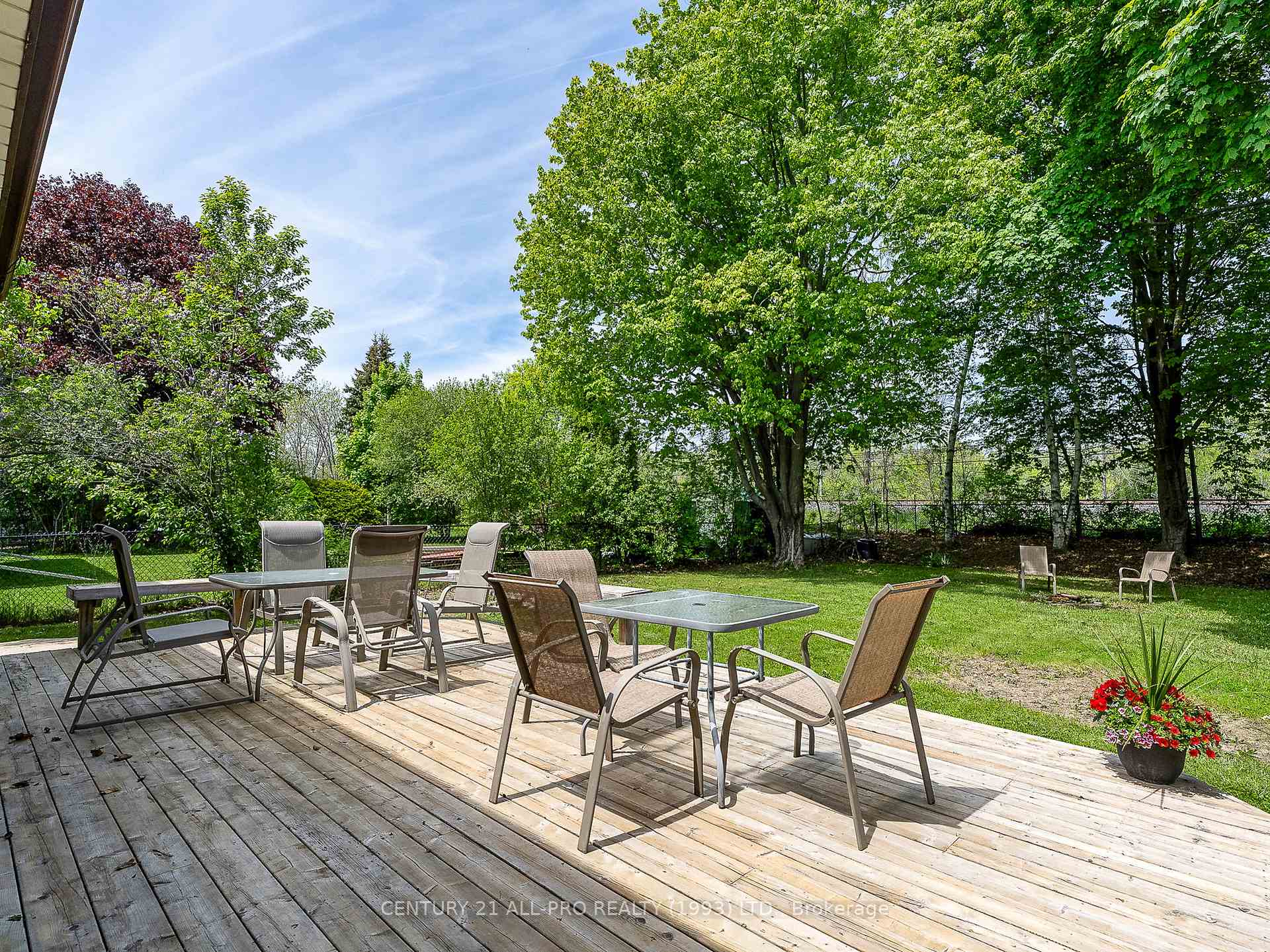 Photo 43 of 46 Meredith Crescent, Cobourg — HOMEH