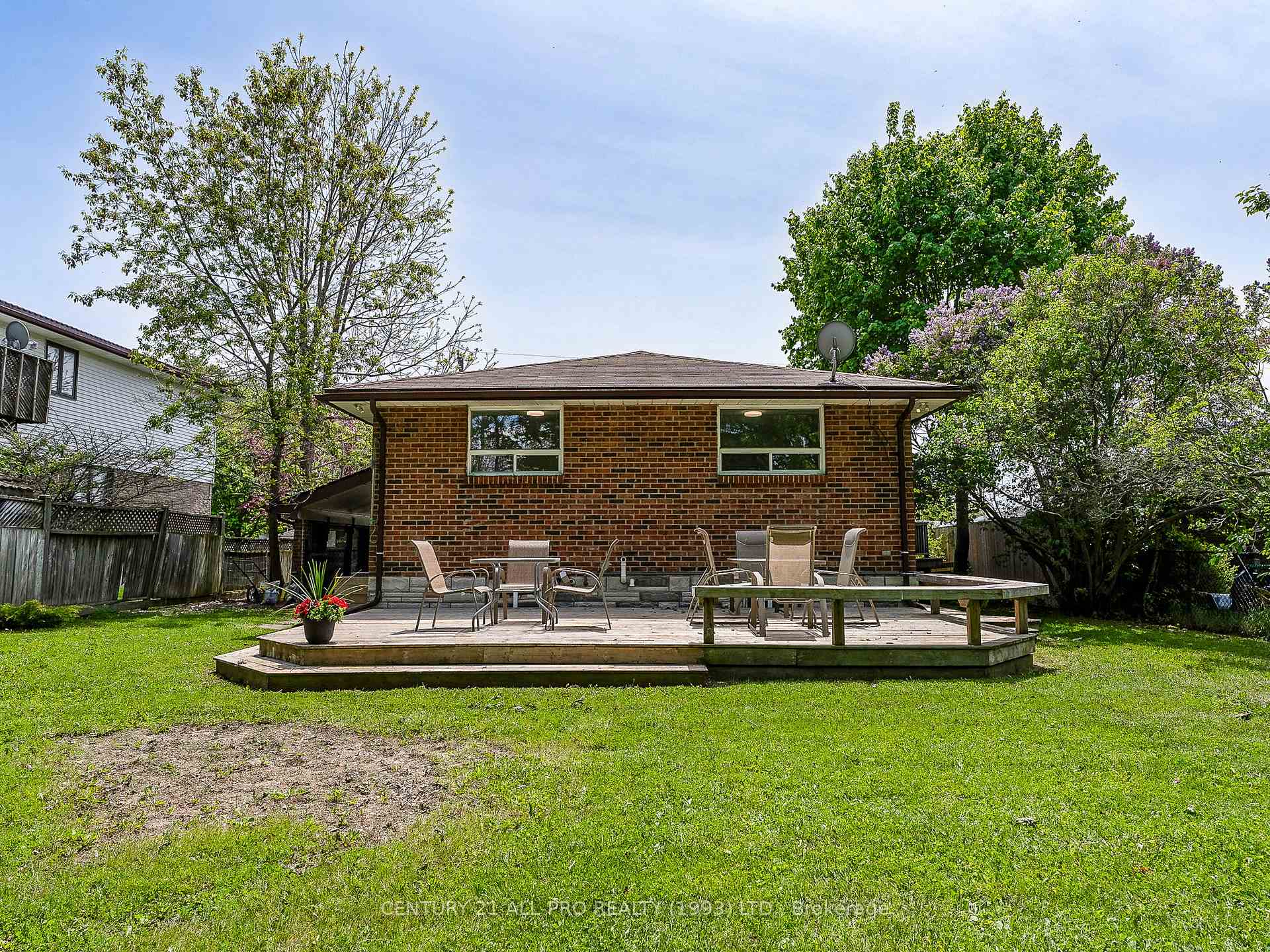 Photo 45 of 46 Meredith Crescent, Cobourg — HOMEH