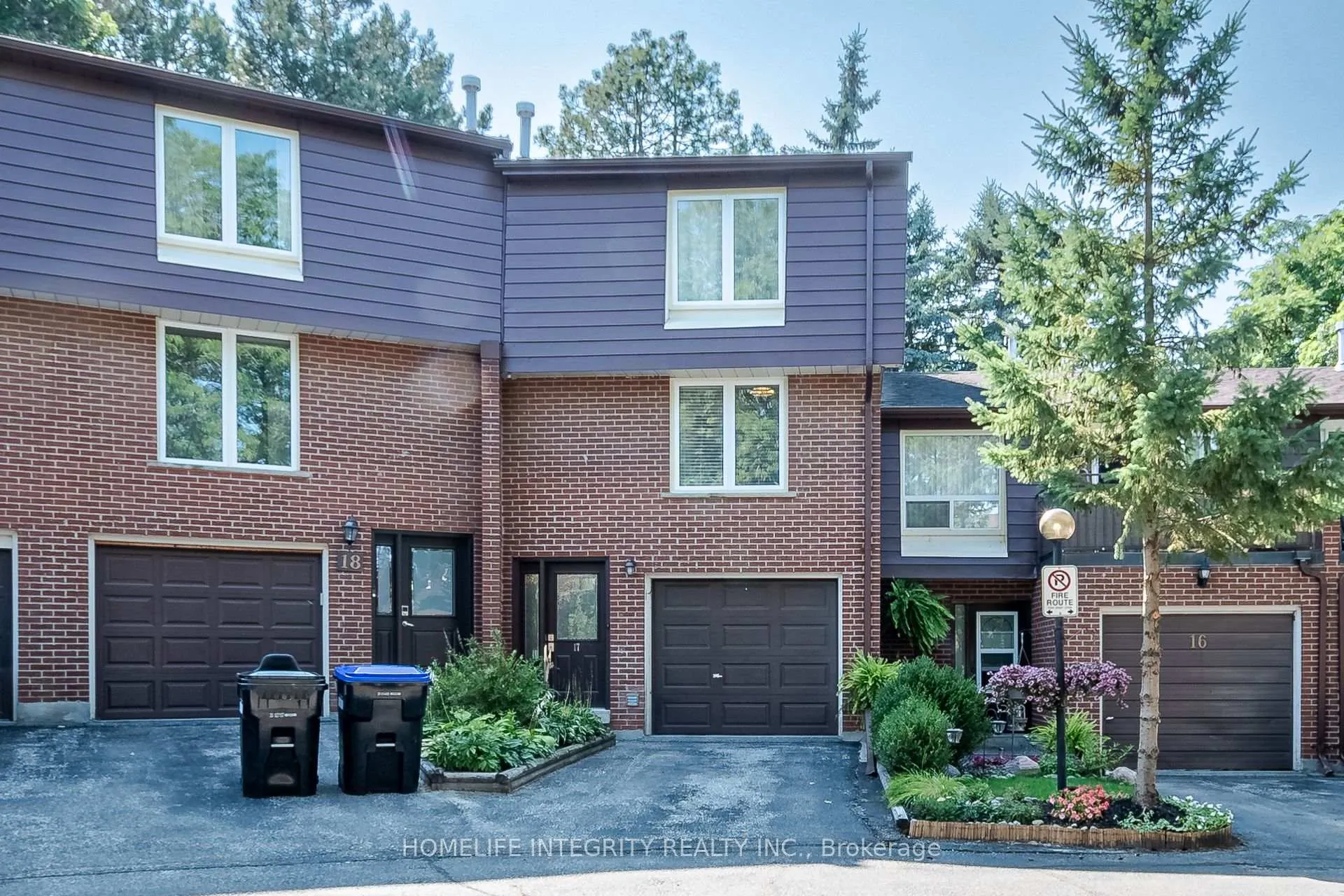 Front of Unit 17, 246 Tupper Boulevard
