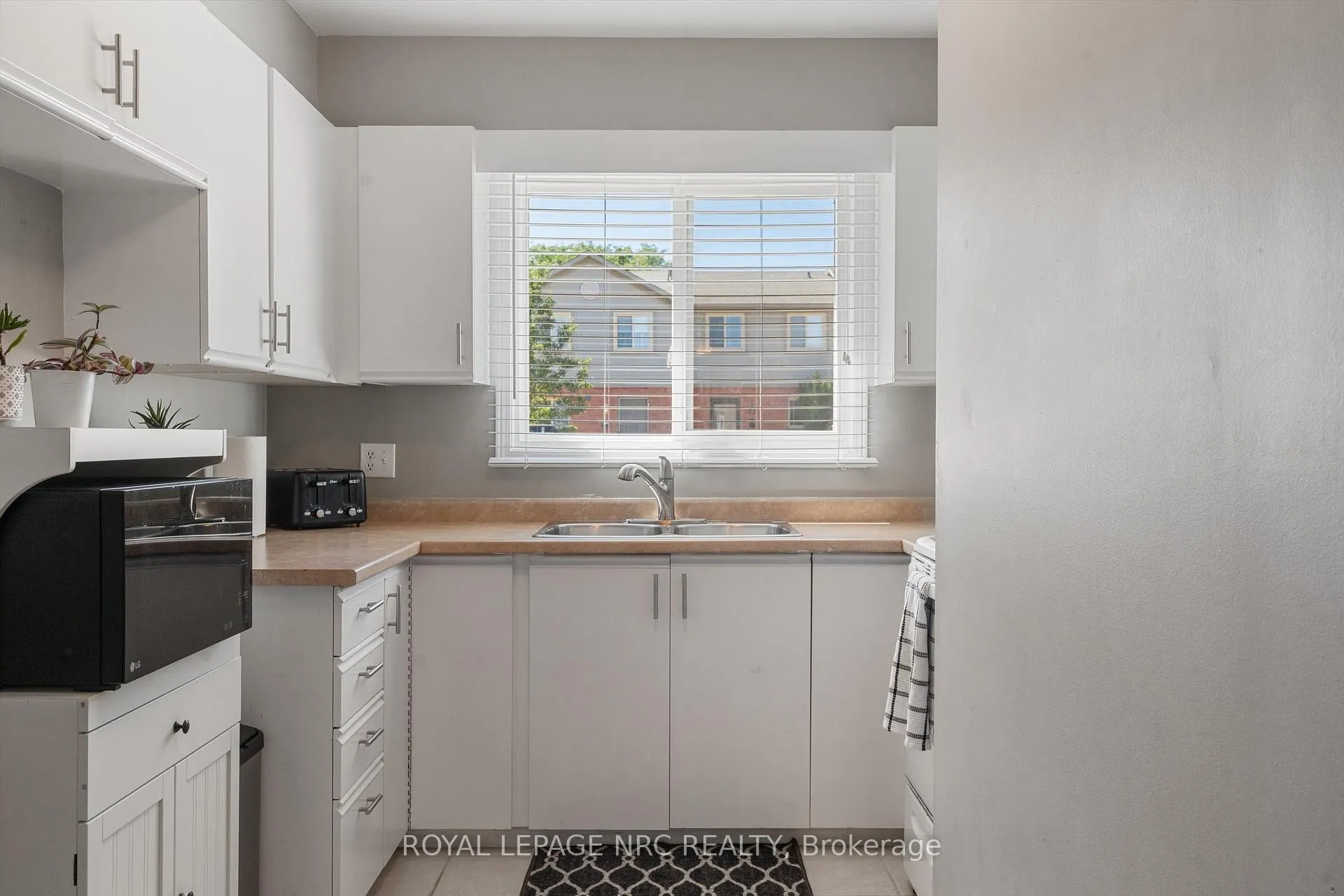 Photo 6 of Unit 15, 65 Dorchester Boulevard, St. Catharines, Carlton/Bunting — HOMEH