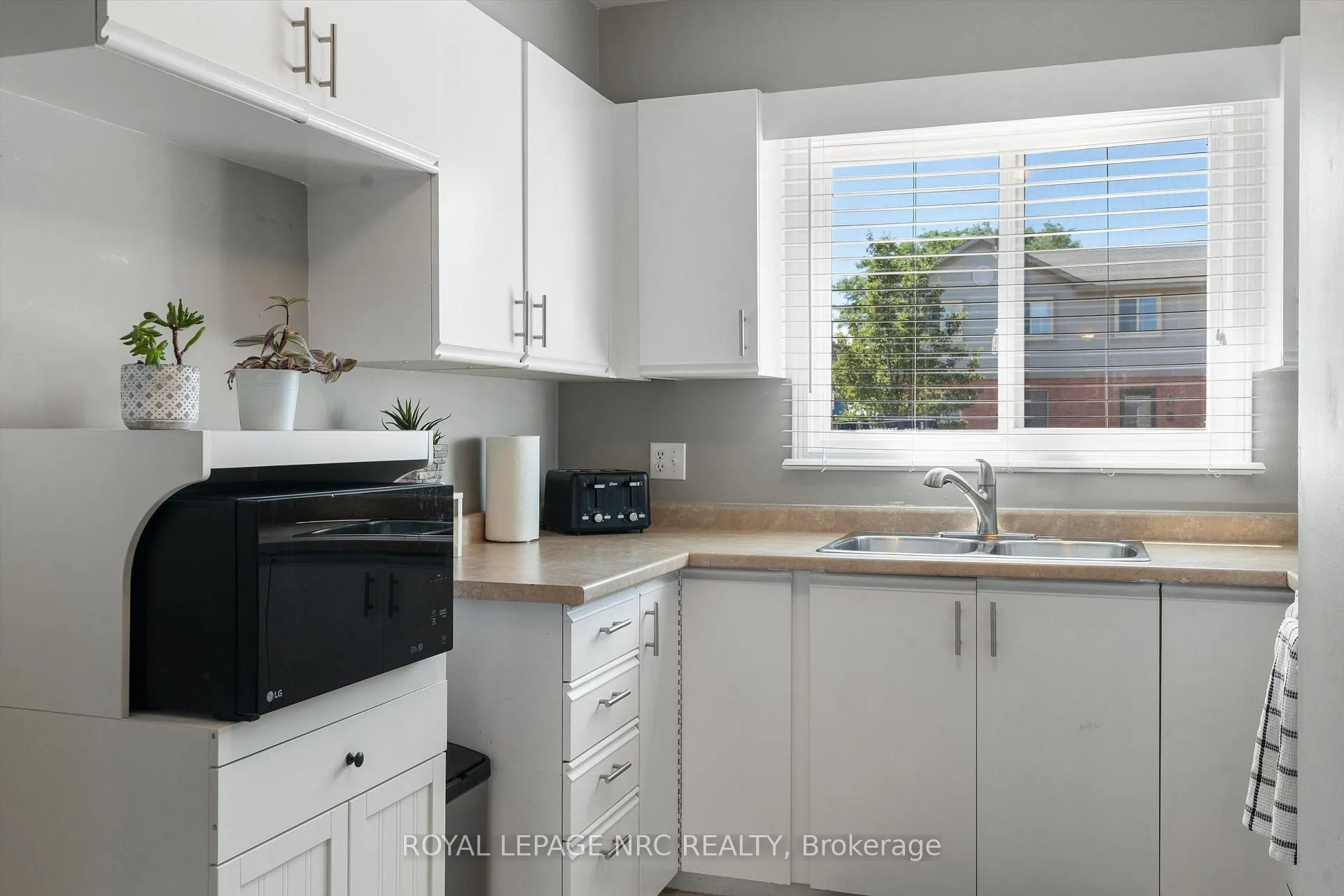 Photo 8 of Unit 15, 65 Dorchester Boulevard, St. Catharines, Carlton/Bunting — HOMEH