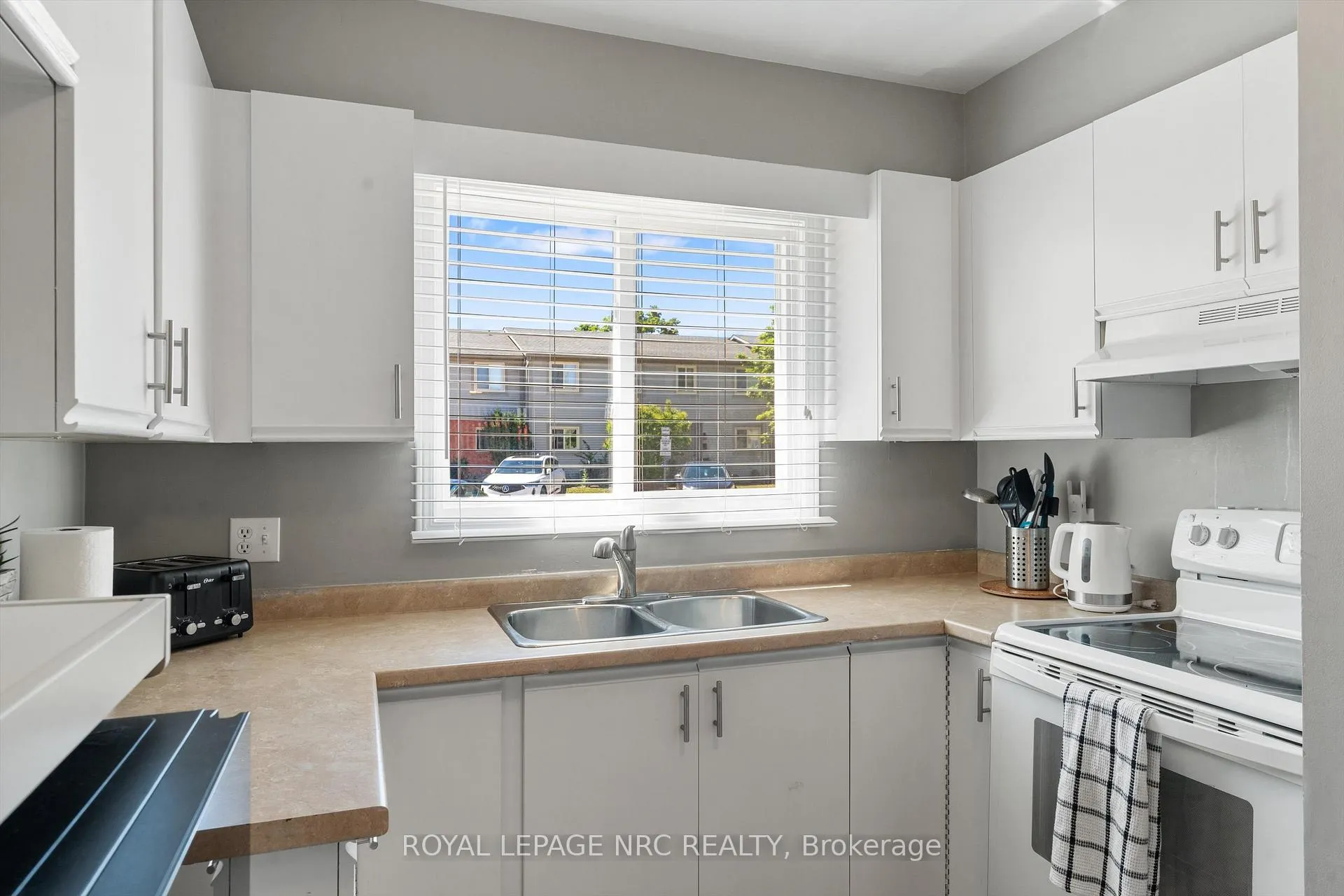 Photo 10 of Unit 15, 65 Dorchester Boulevard, St. Catharines, Carlton/Bunting — HOMEH