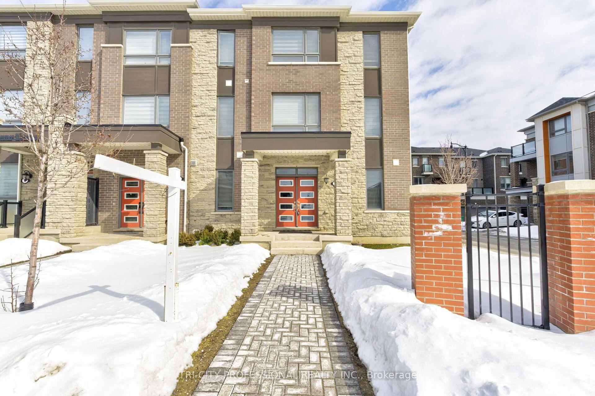 Front of 2 Summer Wind Lane