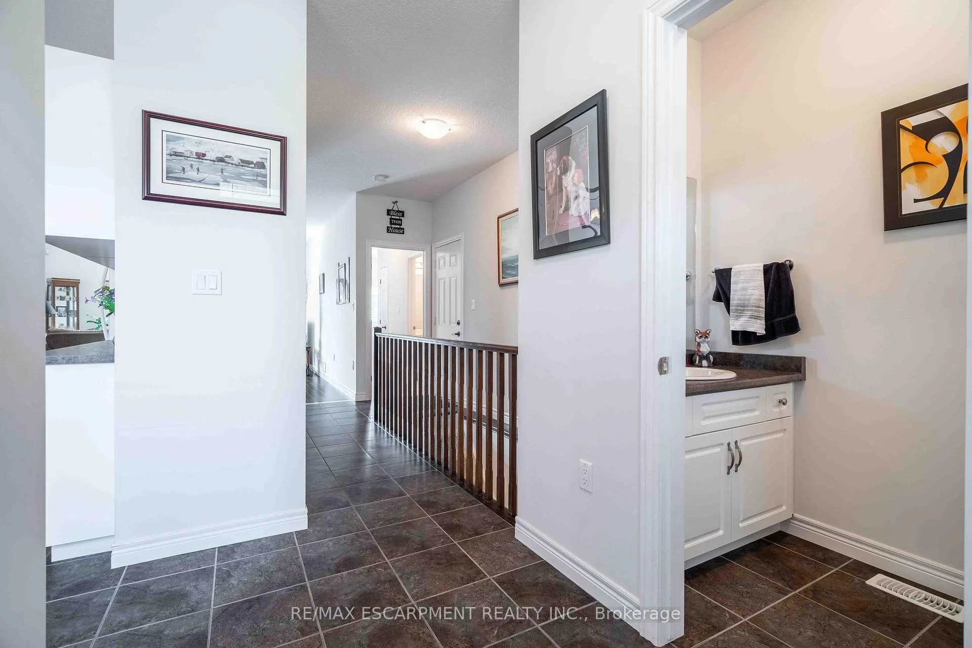 Photo 6 of 8 Hillgartner Lane, Hamilton, Binbrook — HOMEH