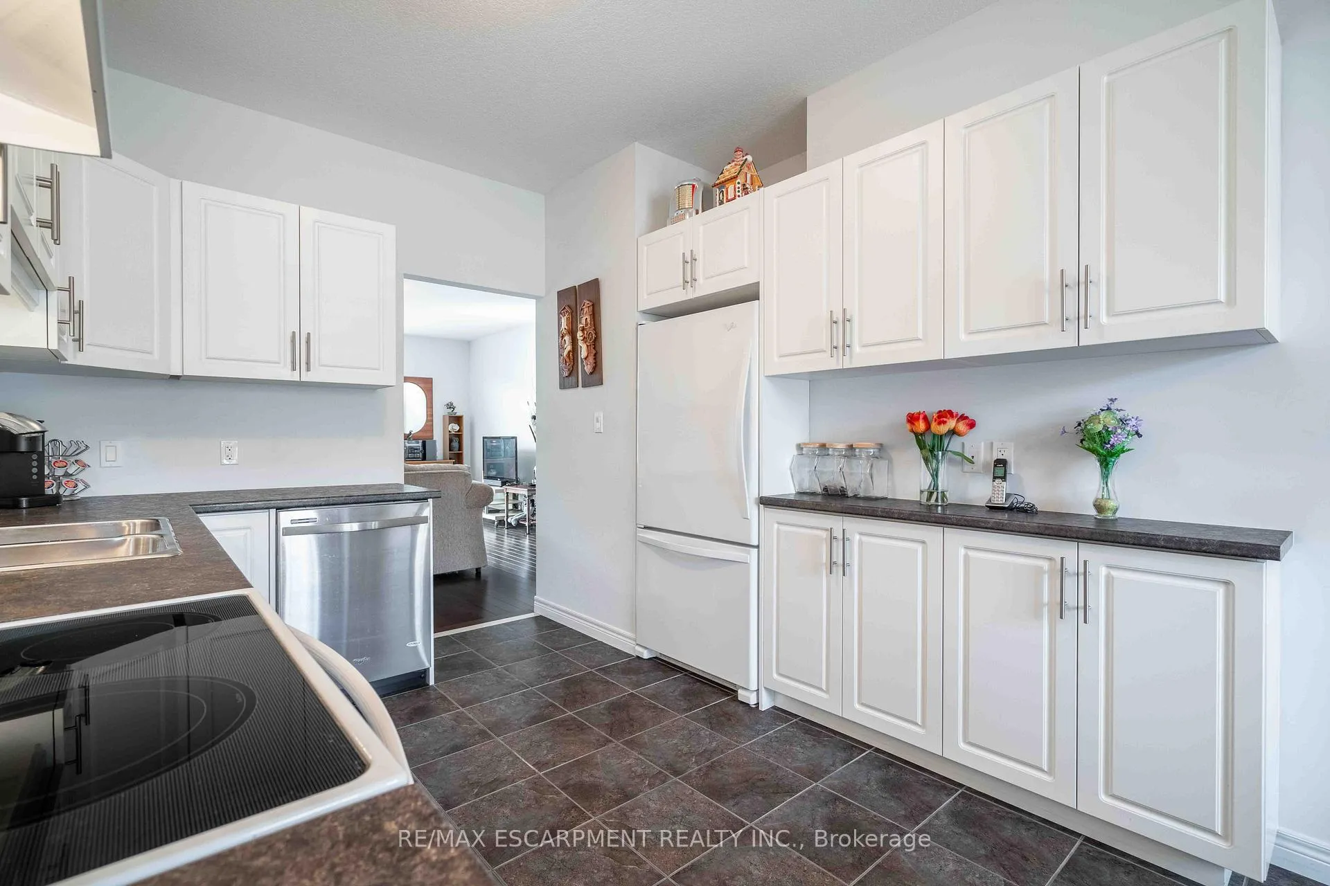 Photo 9 of 8 Hillgartner Lane, Hamilton, Binbrook — HOMEH