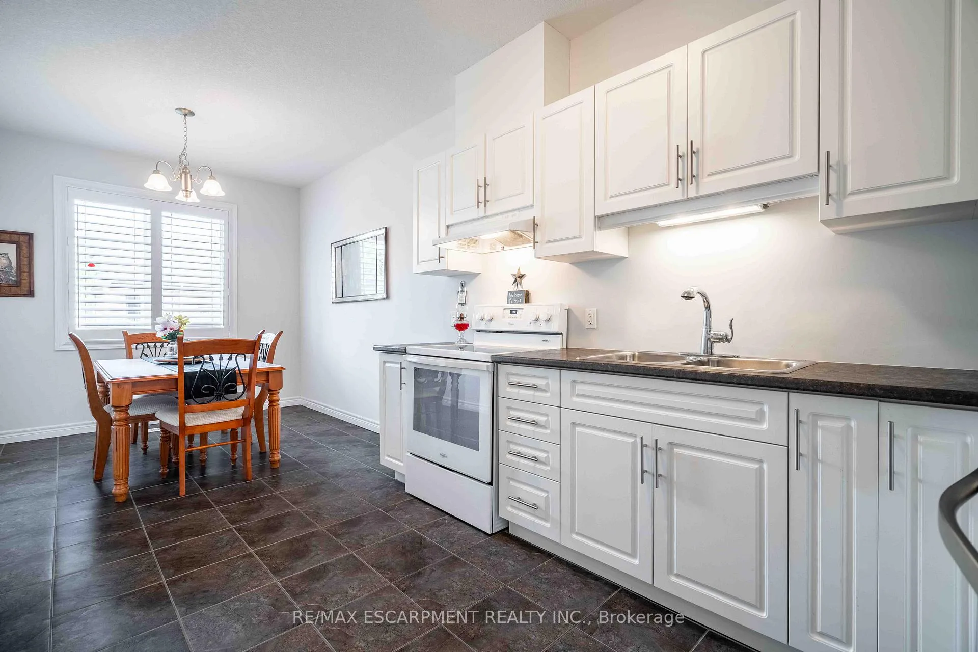 Photo 11 of 8 Hillgartner Lane, Hamilton, Binbrook — HOMEH
