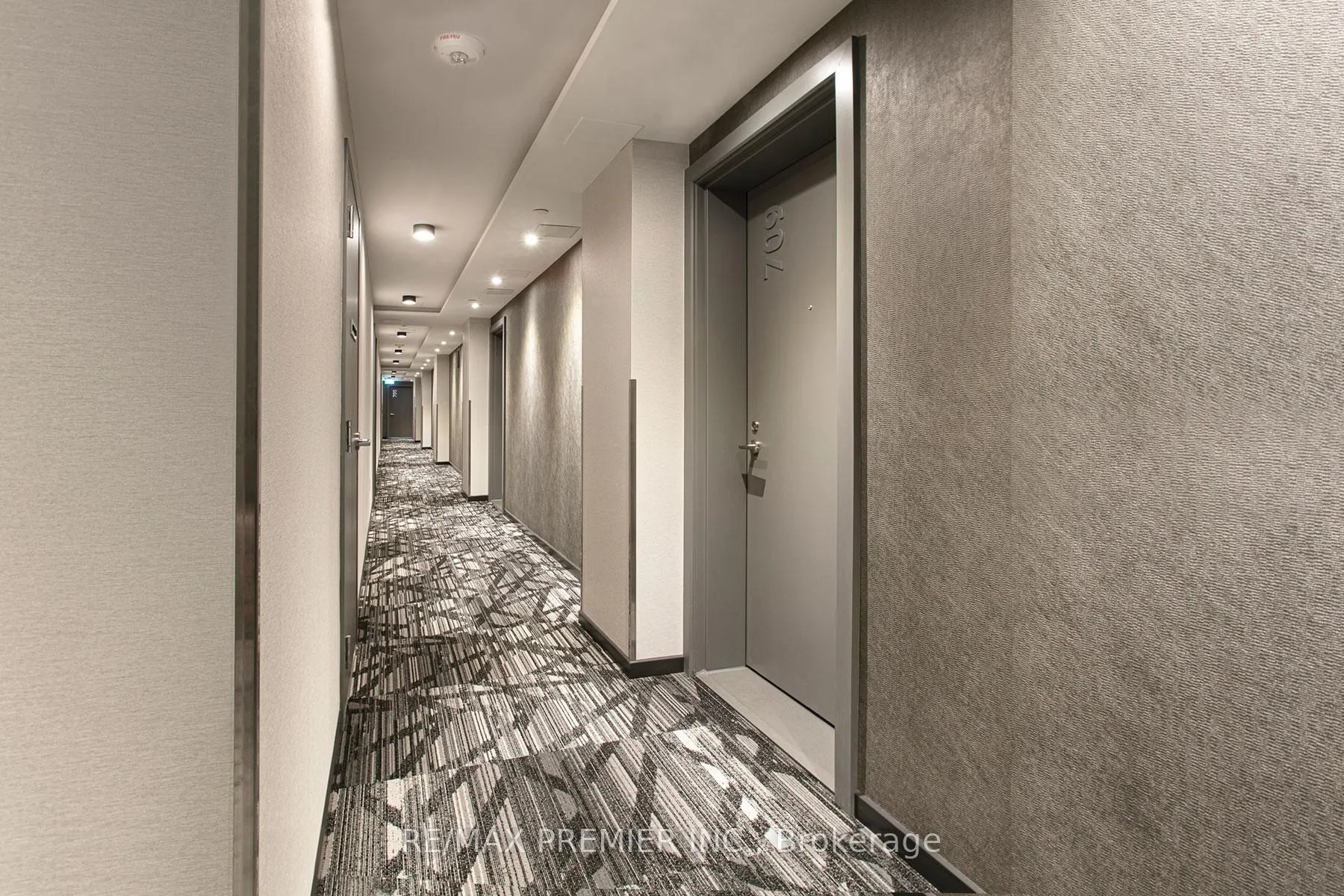 Photo 5 of Unit 408, 11 Walmer Road, Toronto, The Annex — HOMEH