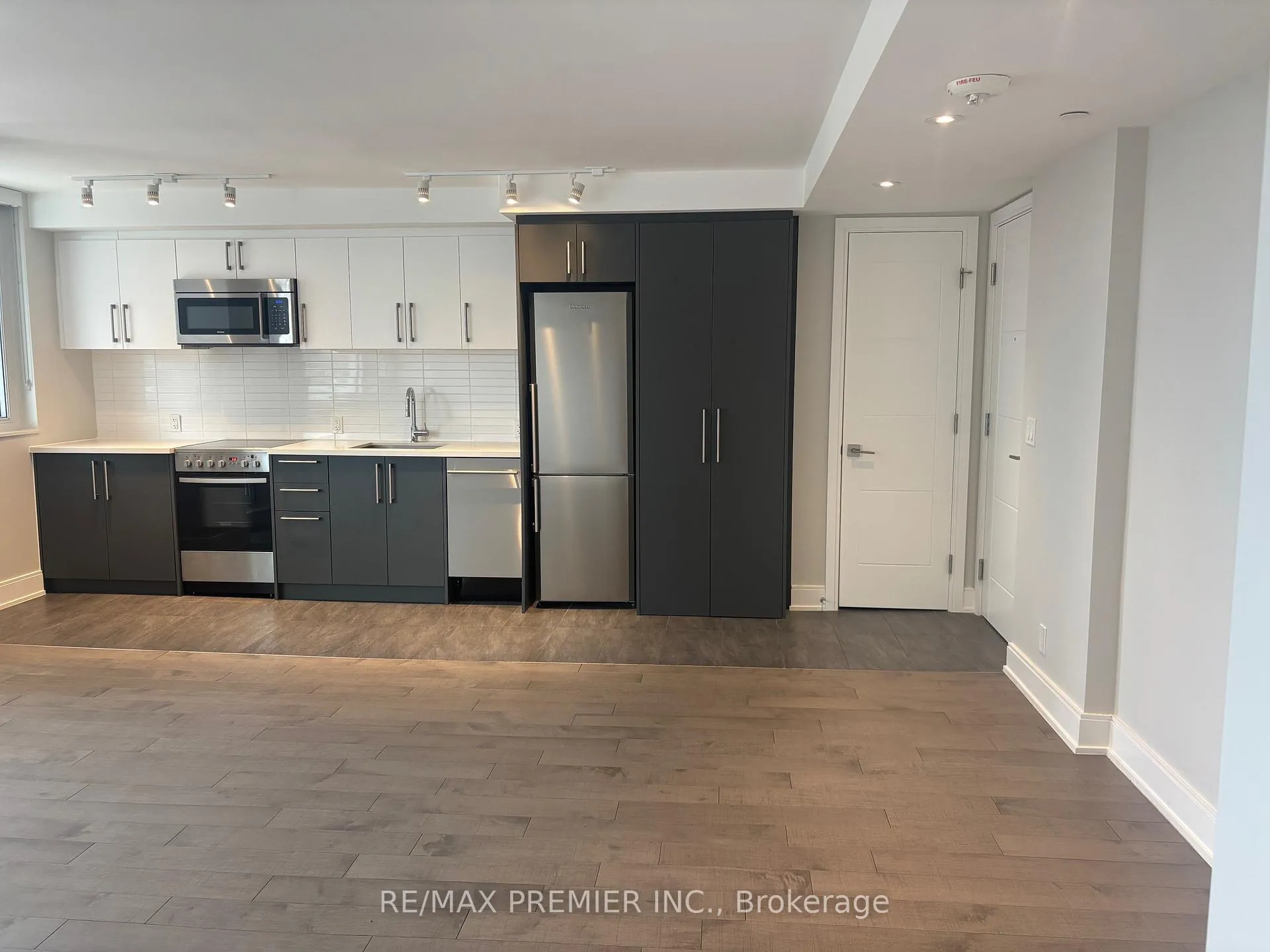 Photo 13 of Unit 408, 11 Walmer Road, Toronto, The Annex — HOMEH