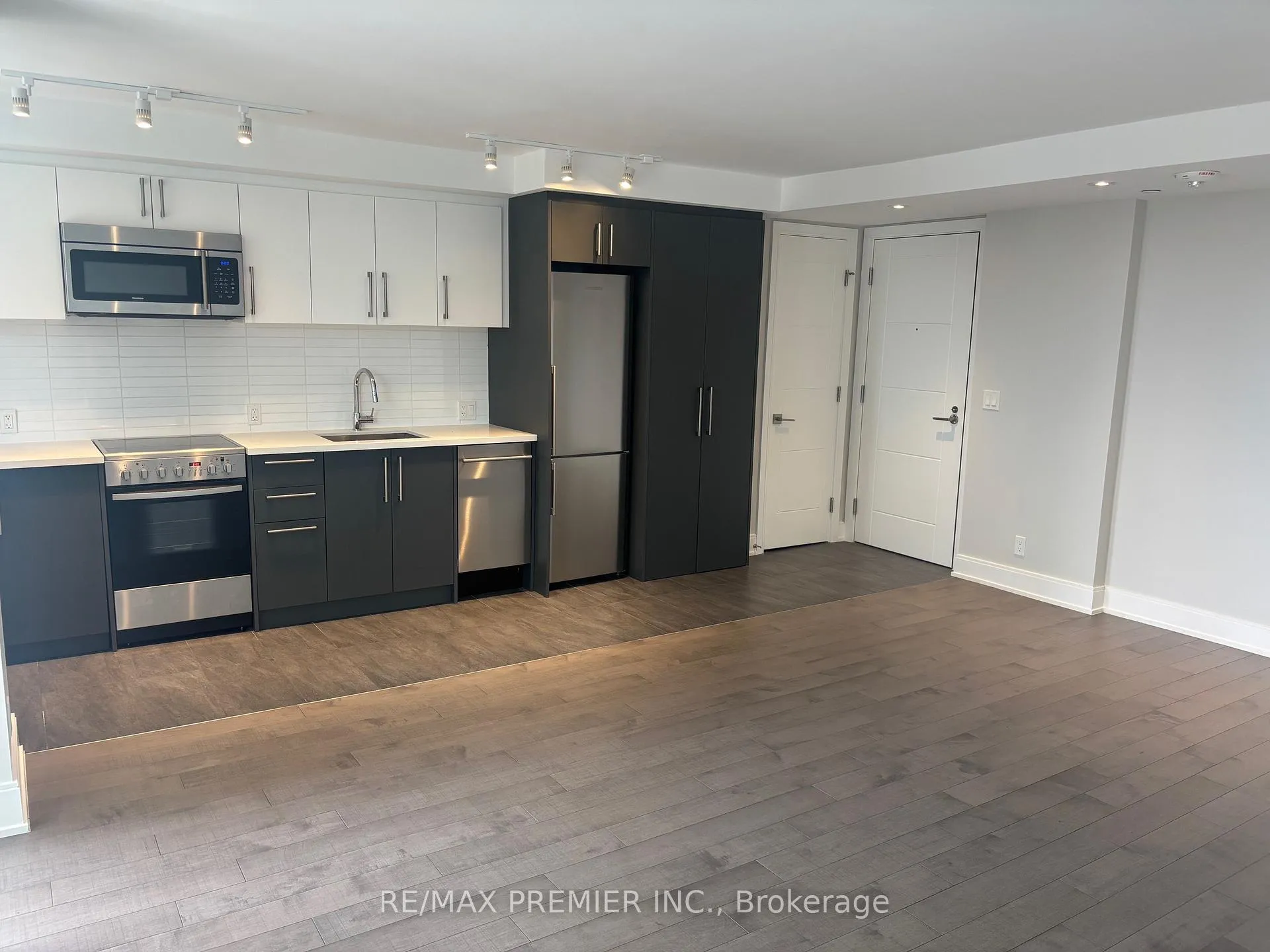 Photo 14 of Unit 408, 11 Walmer Road, Toronto, The Annex — HOMEH