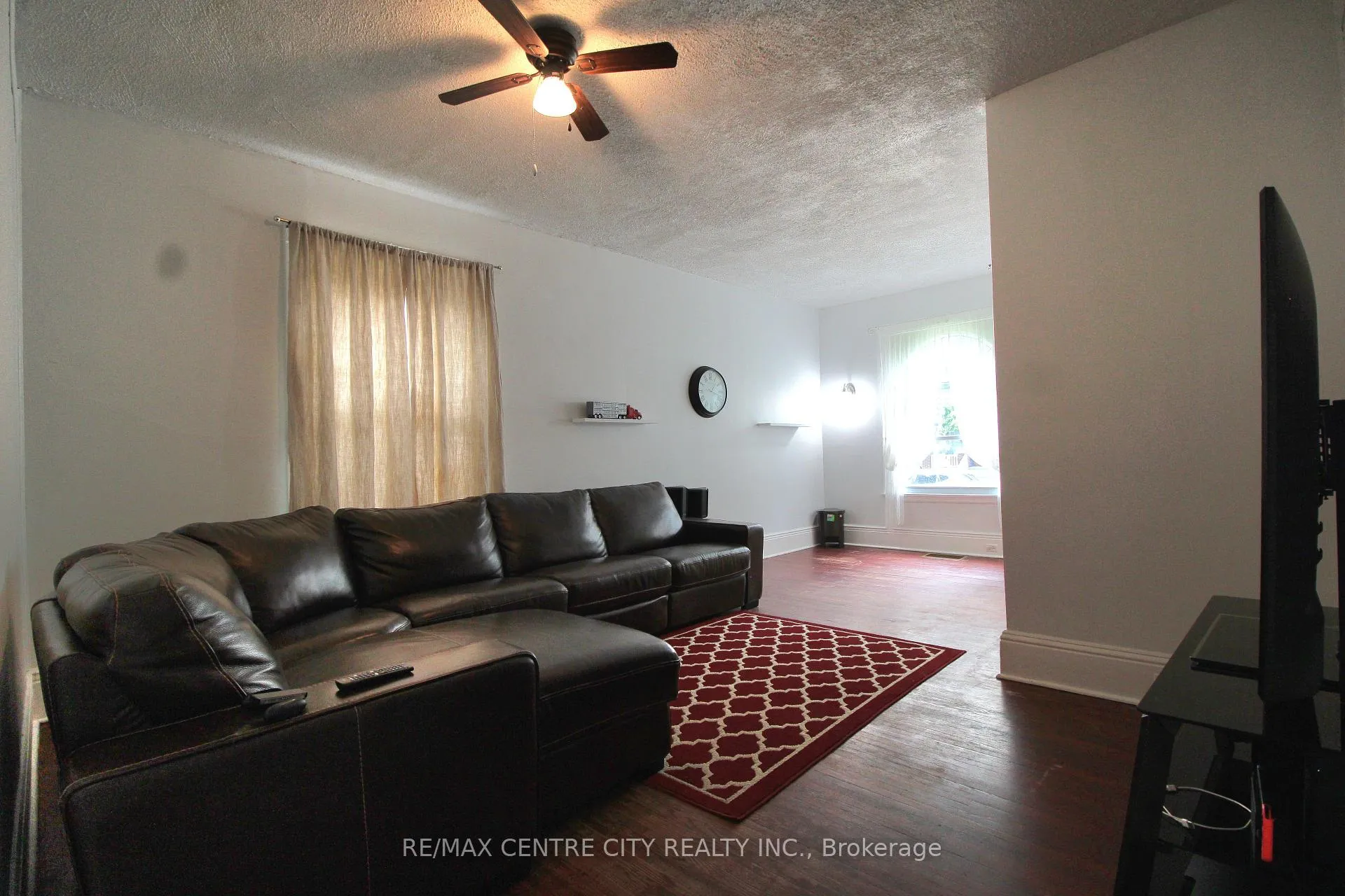 Photo 5 of 28 Maple Street, St. Thomas — HOMEH