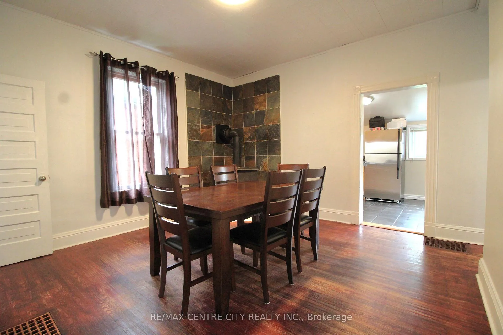 Photo 7 of 28 Maple Street, St. Thomas — HOMEH