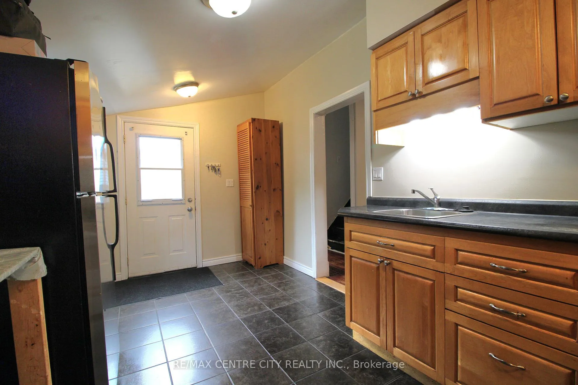 Photo 10 of 28 Maple Street, St. Thomas — HOMEH