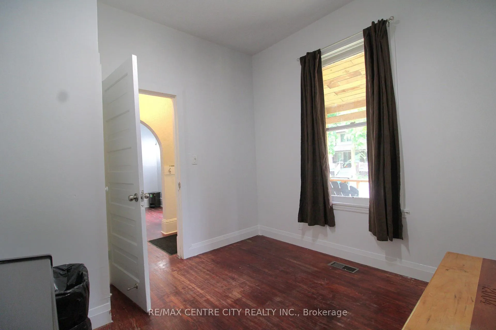 Photo 17 of 28 Maple Street, St. Thomas — HOMEH