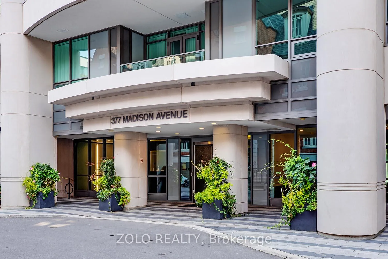 Photo 1 of Unit 116, 377 Madison Avenue N, Toronto, Casa Loma — HOMEH