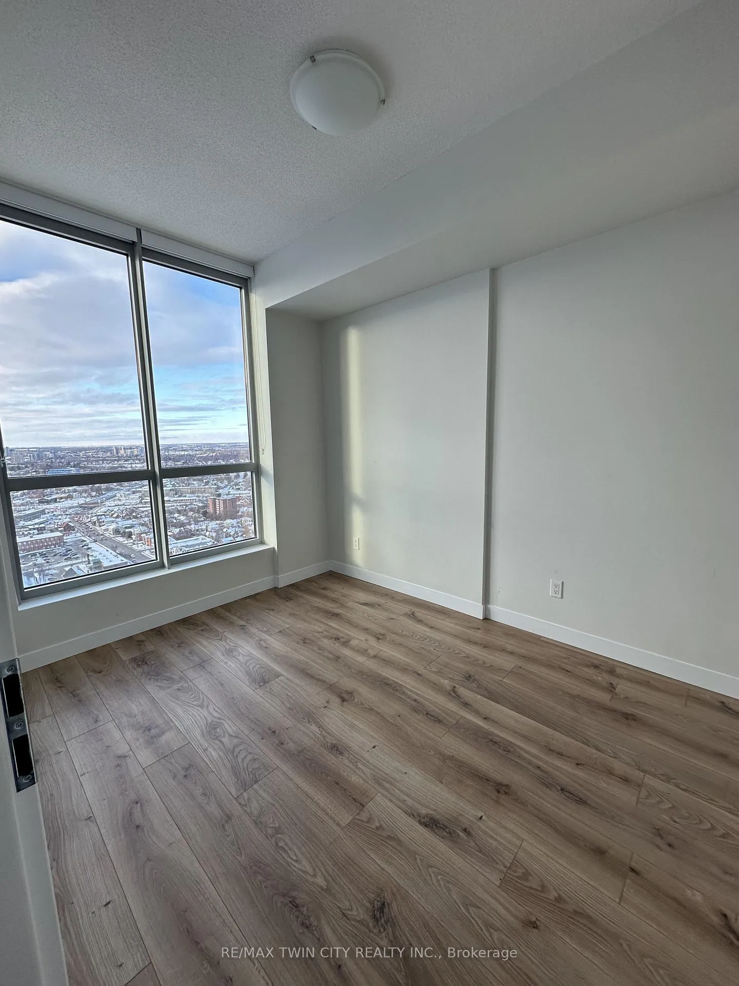 Photo 8 of Unit 3008, 60 Frederick Street, Kitchener, City Commercial Core — HOMEH