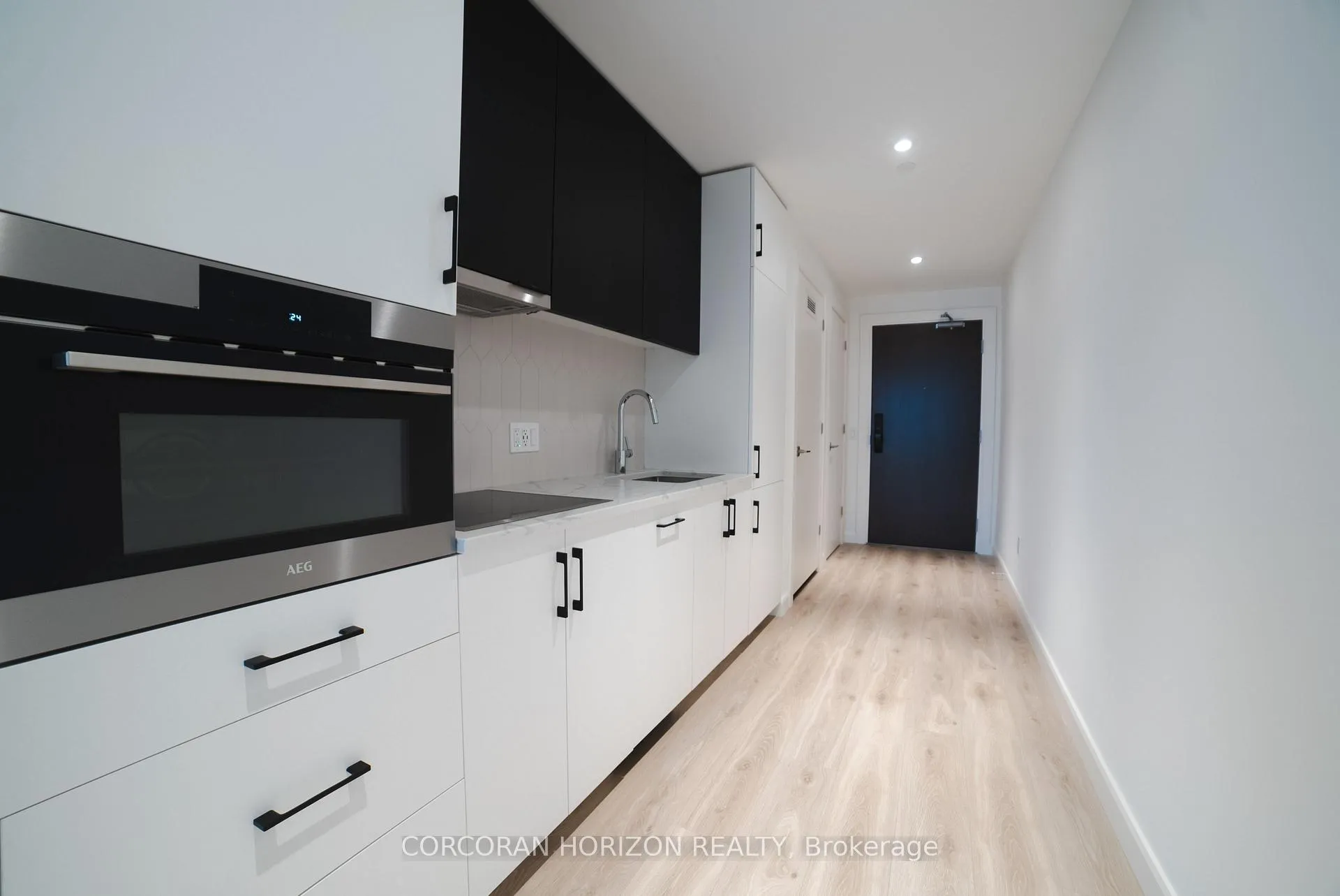 Photo 5 of Unit 1804, 741 King Street W, Kitchener — HOMEH